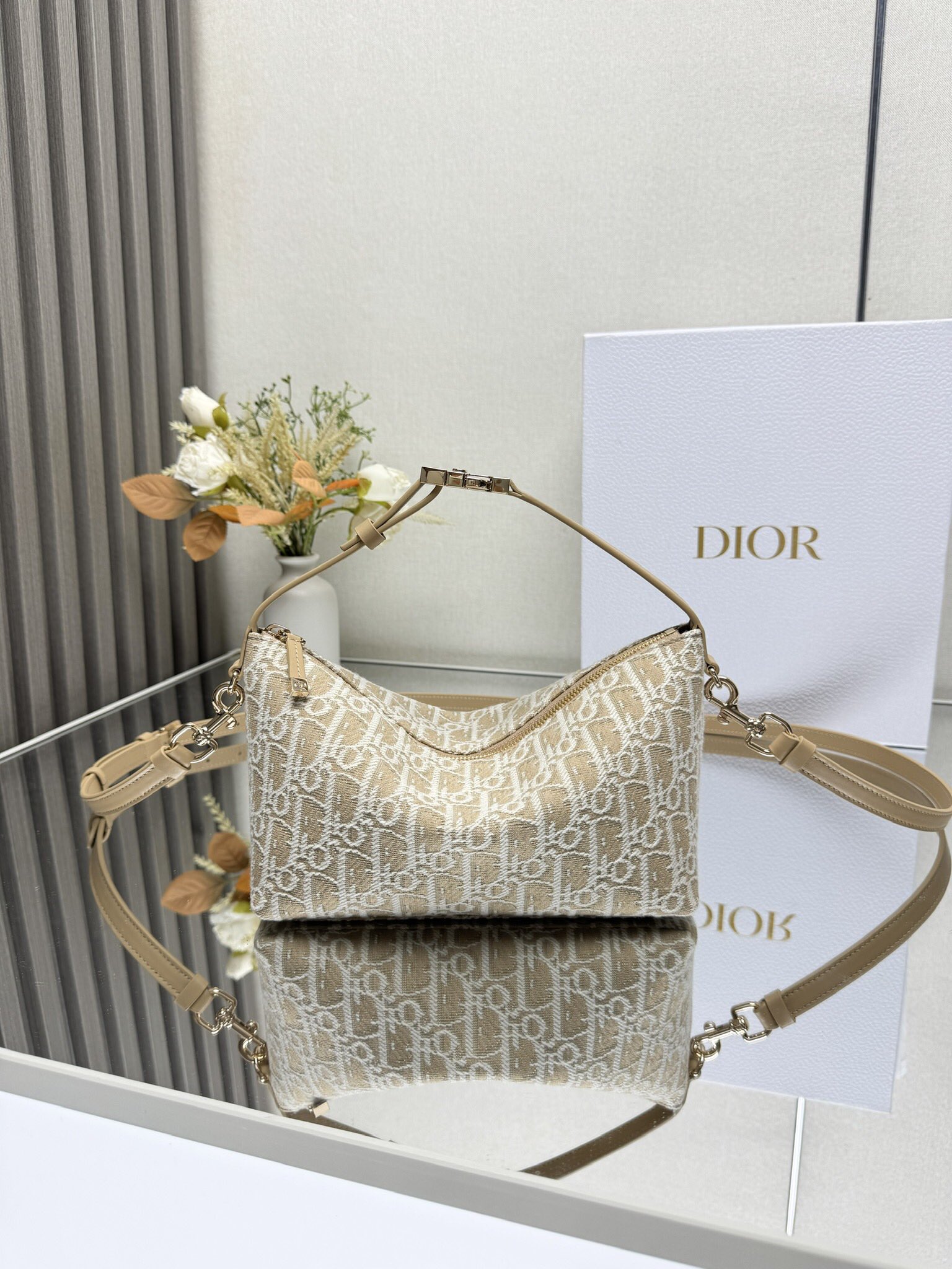 Dior Natural Color Series Old Flower Embroidered Handbag 5554