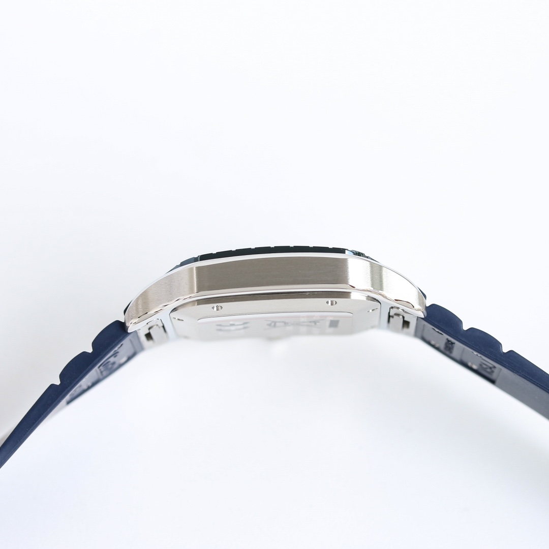 Cartier SANTOS series watch