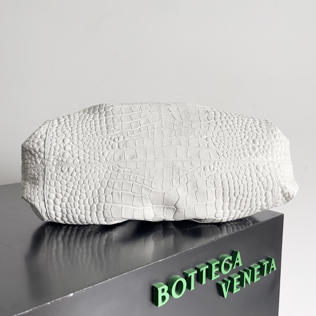 Bottega Veneta POUCH crocodile pleated cloud bag 576227