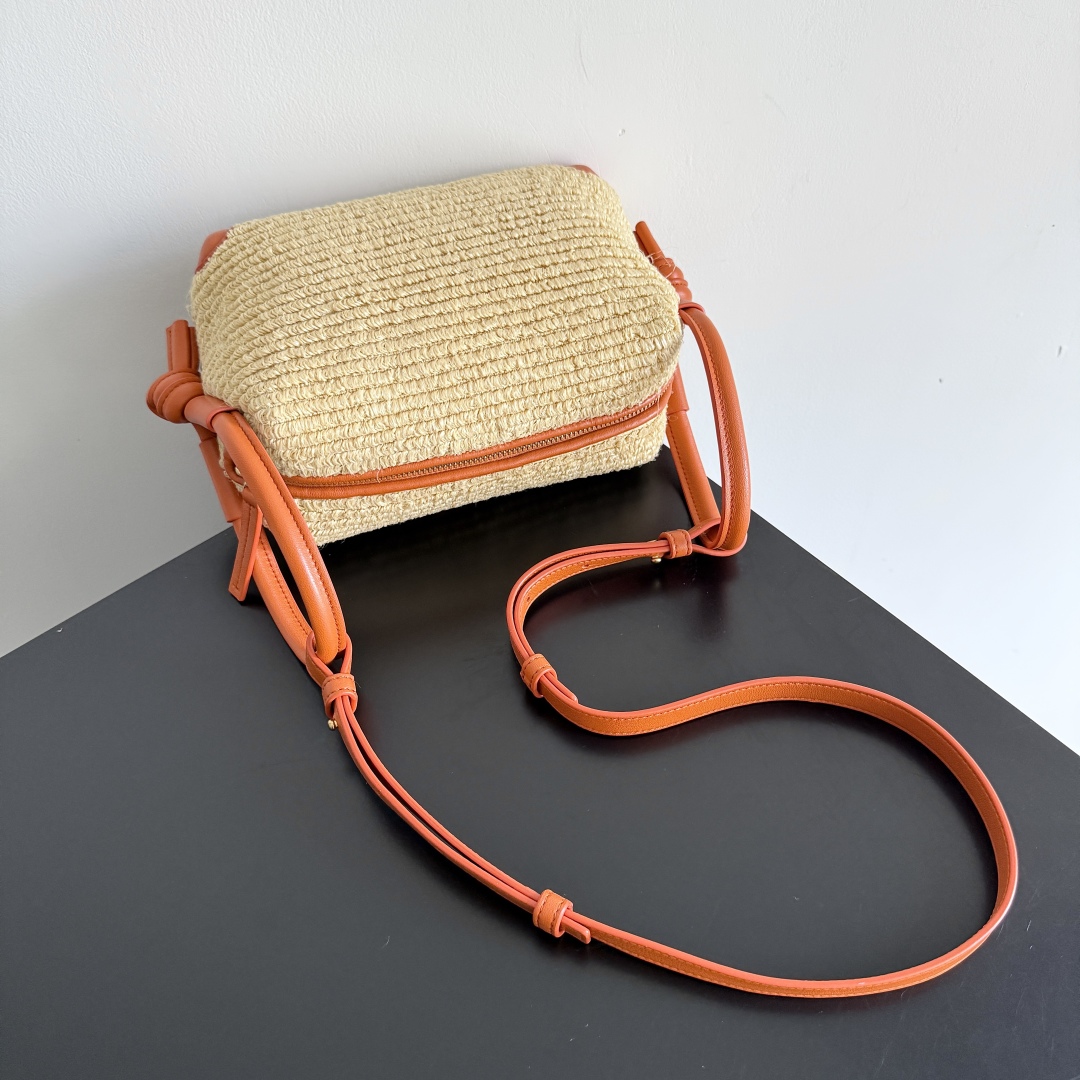 Bottega Veneta 2025 summer new burnt orange raffia loop bag