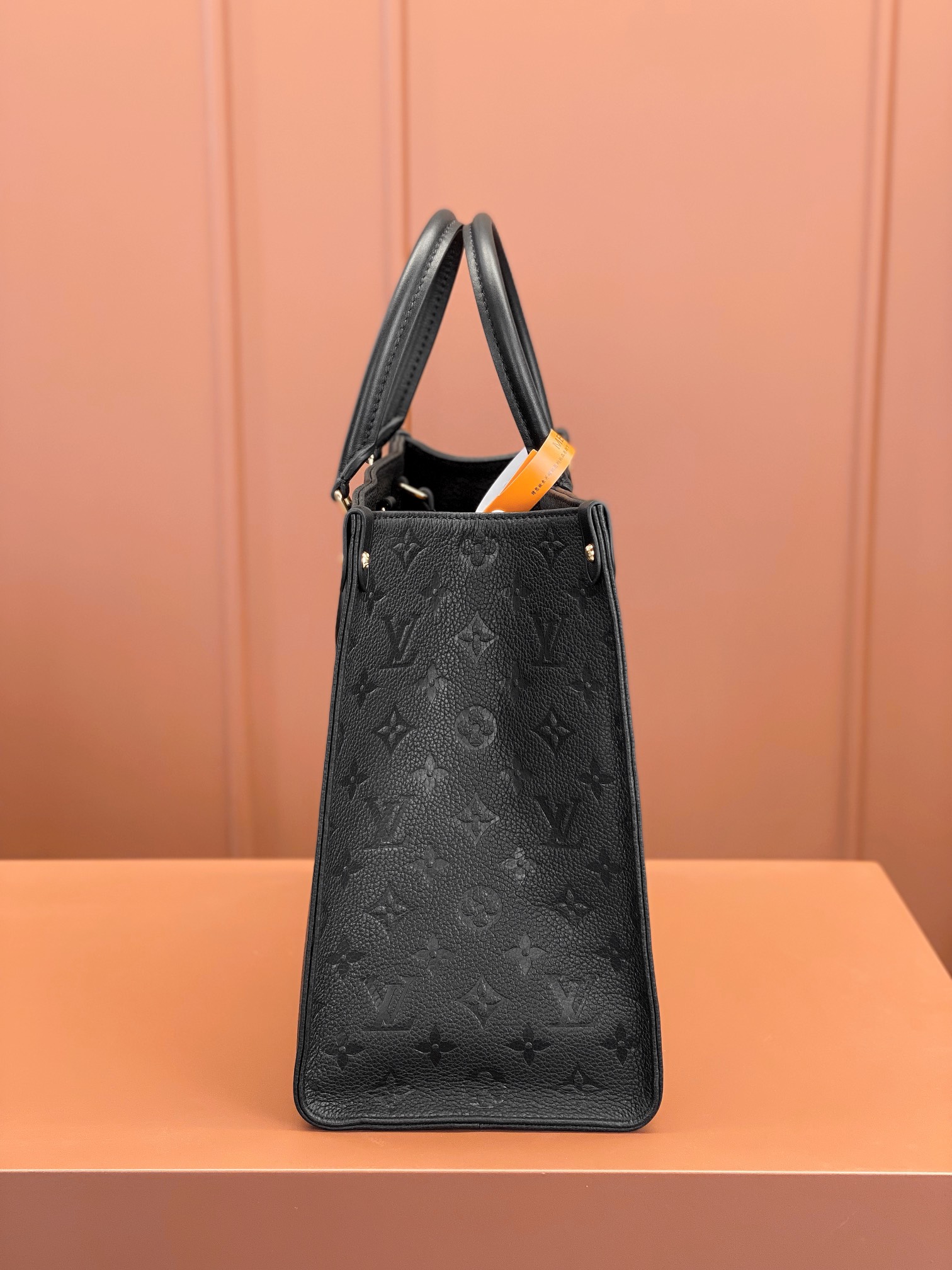 Louis Vuitton ONTHEGO Medium Handbag M45595
