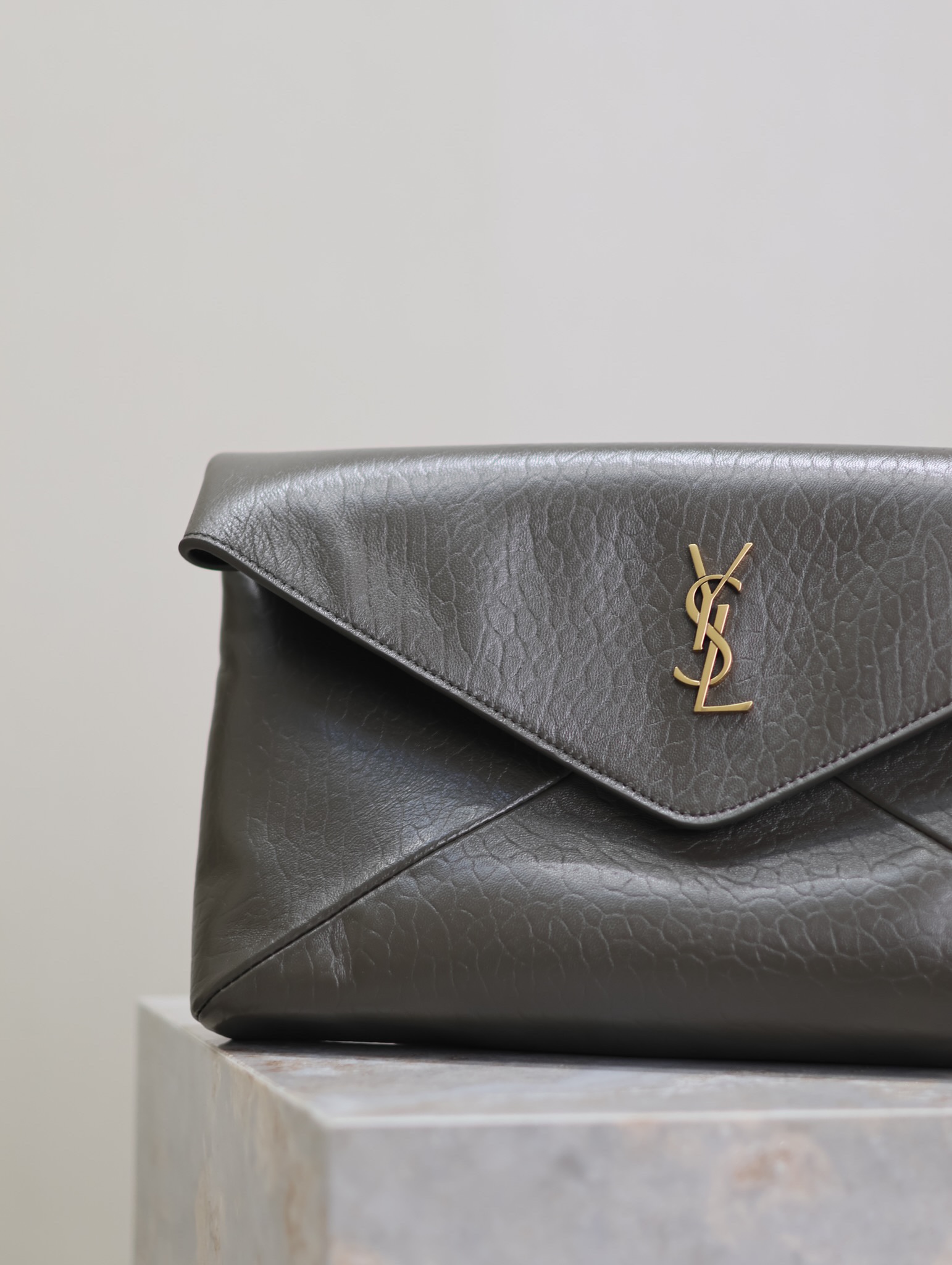 Yves Saint Laurent LE Envelope Clutch 769307