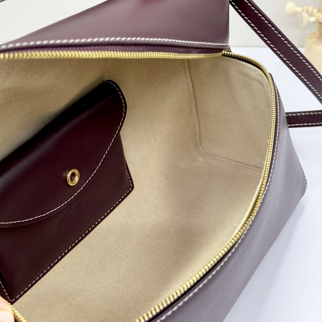 Loro Piana Extra Bag L27 Crossbody Bag FAO4759