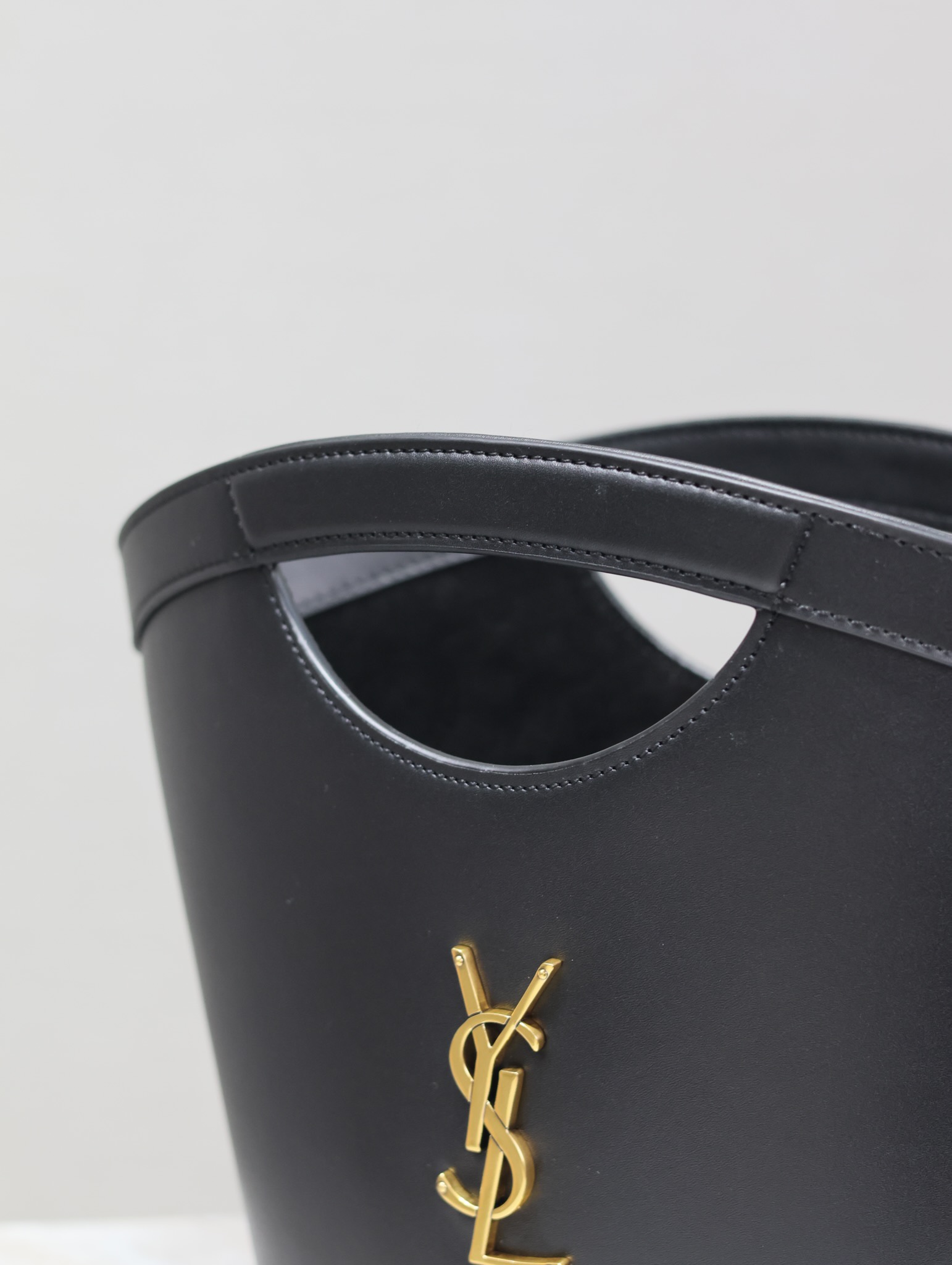 Yves Saint Laurent tote fan-shaped basket bag 791069