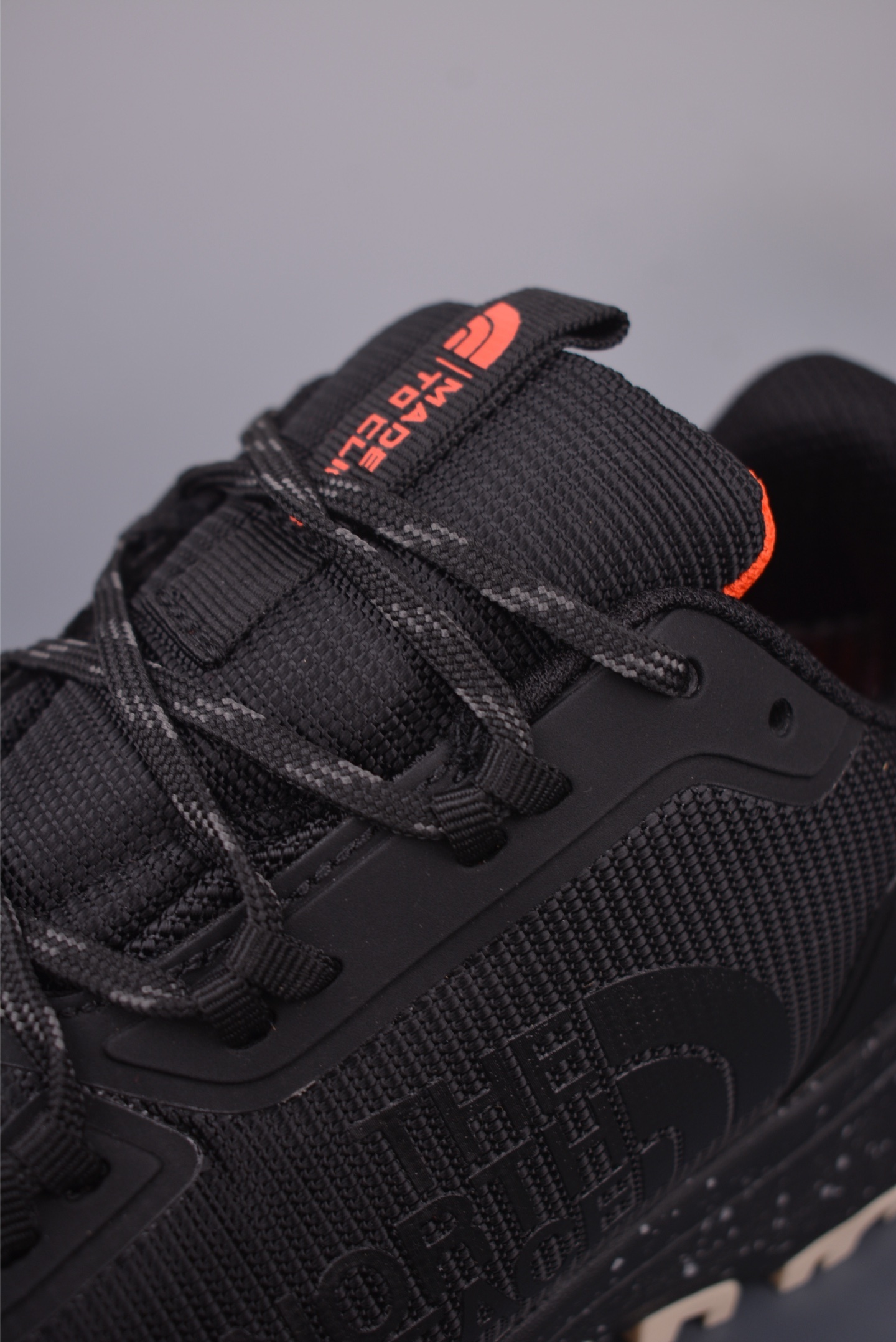 The North Face Mountaineering Cross-Country Hiking Shoes 