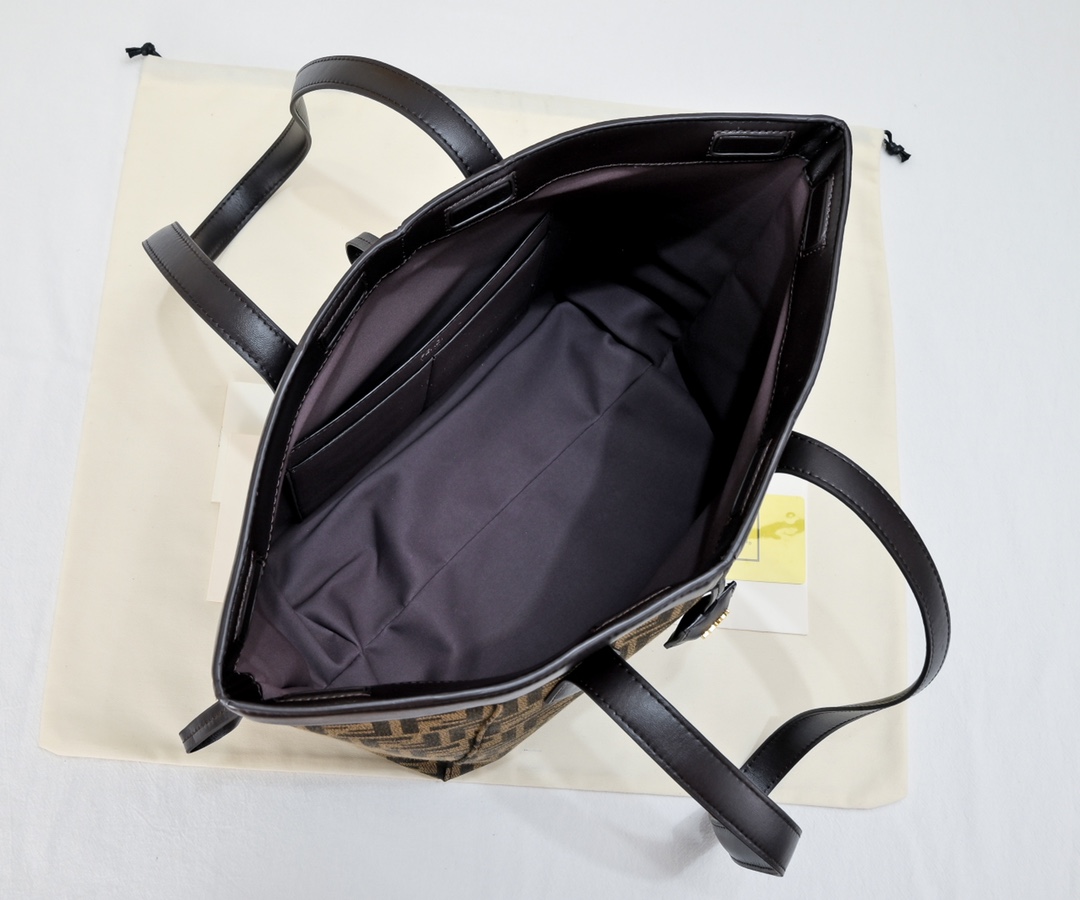 FENDI Origami Classic Monogram Folding Bag 6654