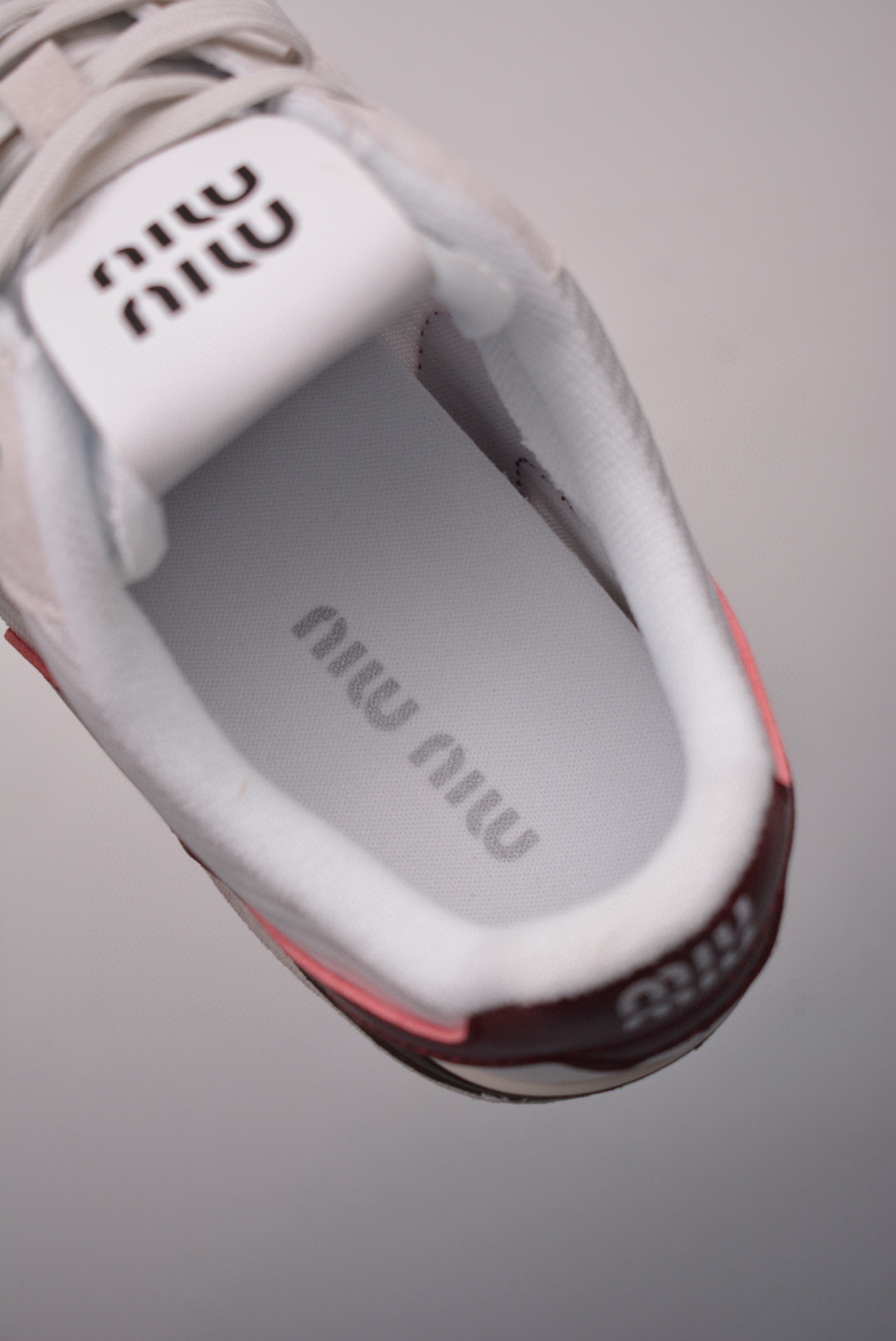 Miu Miu BELLALILY new German training shoes gray, white and red 5E333E