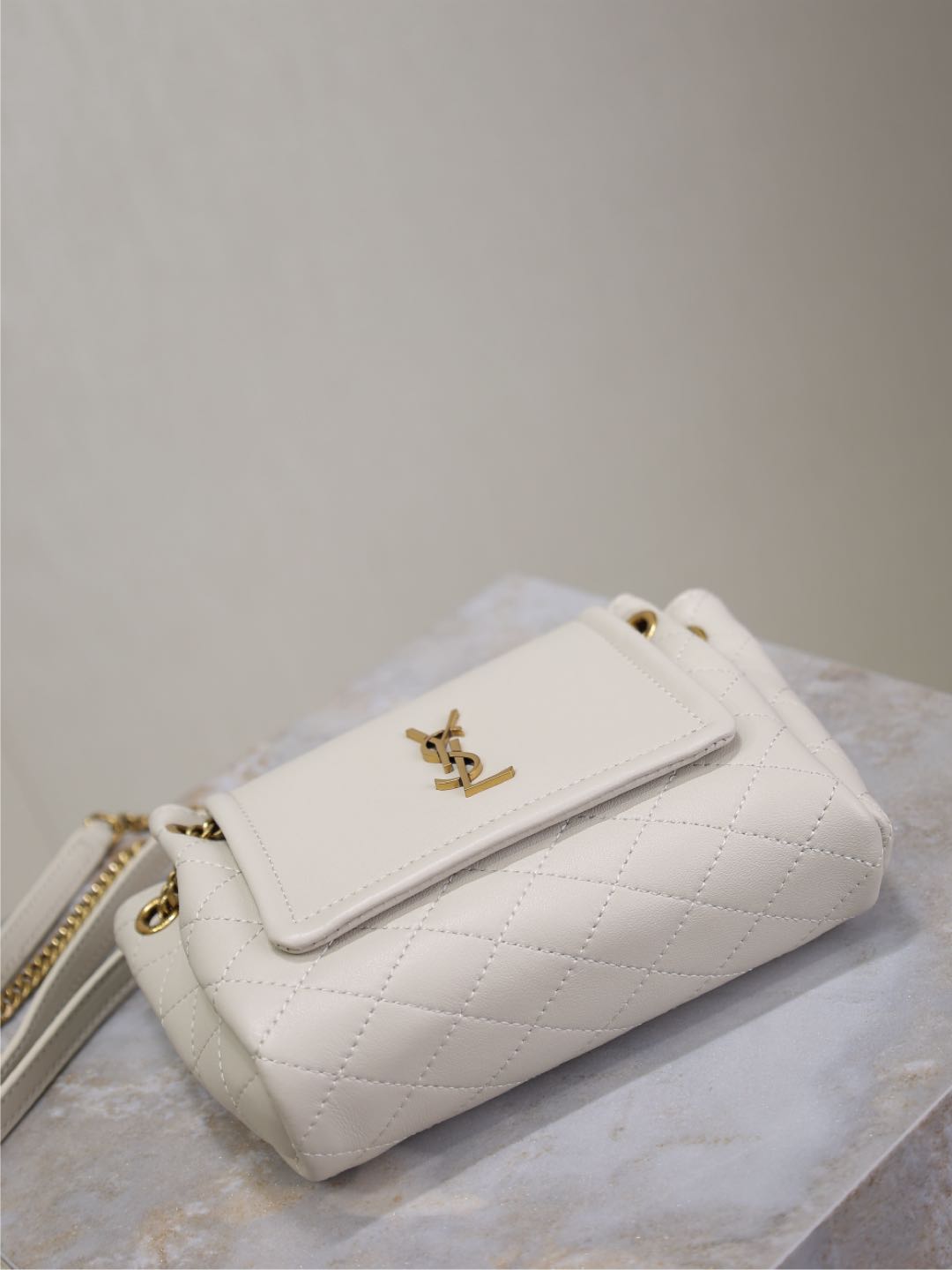 Yves Saint Laurent Mini Nolita Chain Bag 672738