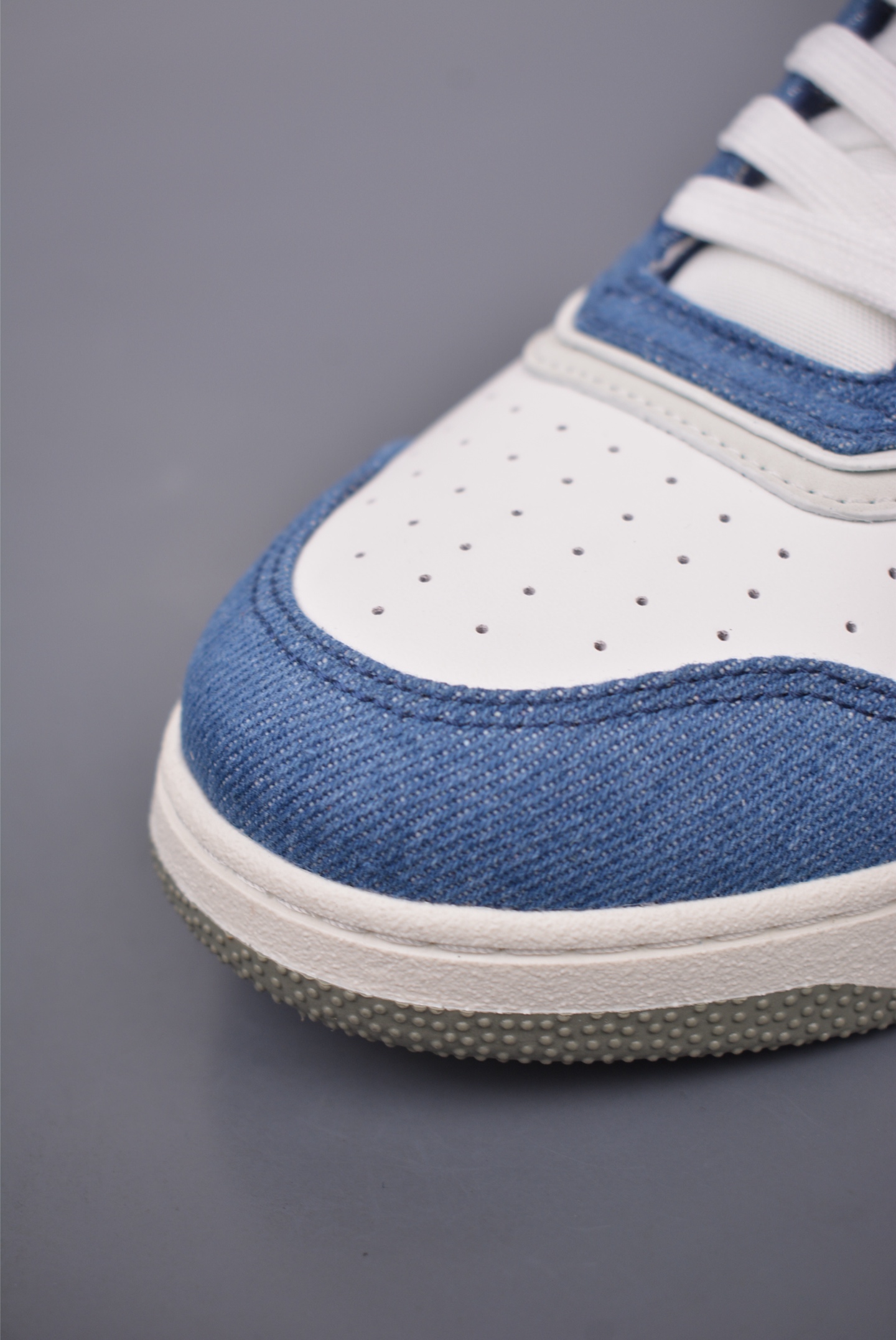 Dior B27 Oblique Galaxy Low Top Sneakers Blue and White 3SN272ZAC_H580
