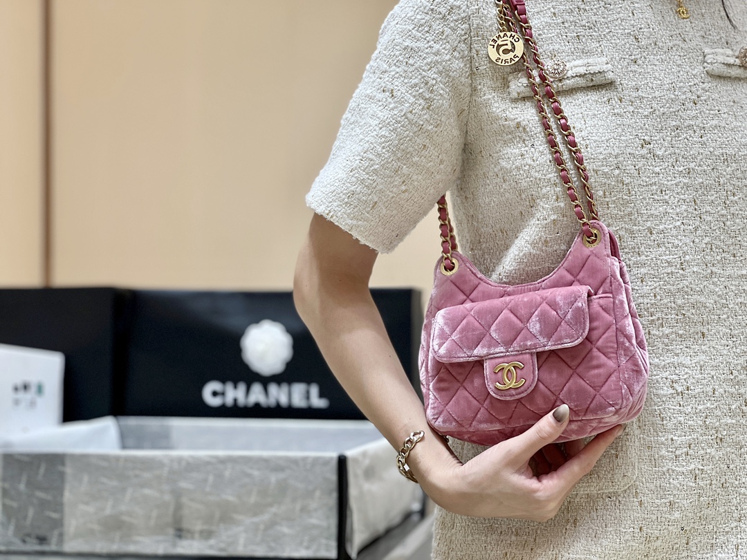 Chanel 23B velvet hobo AS4323