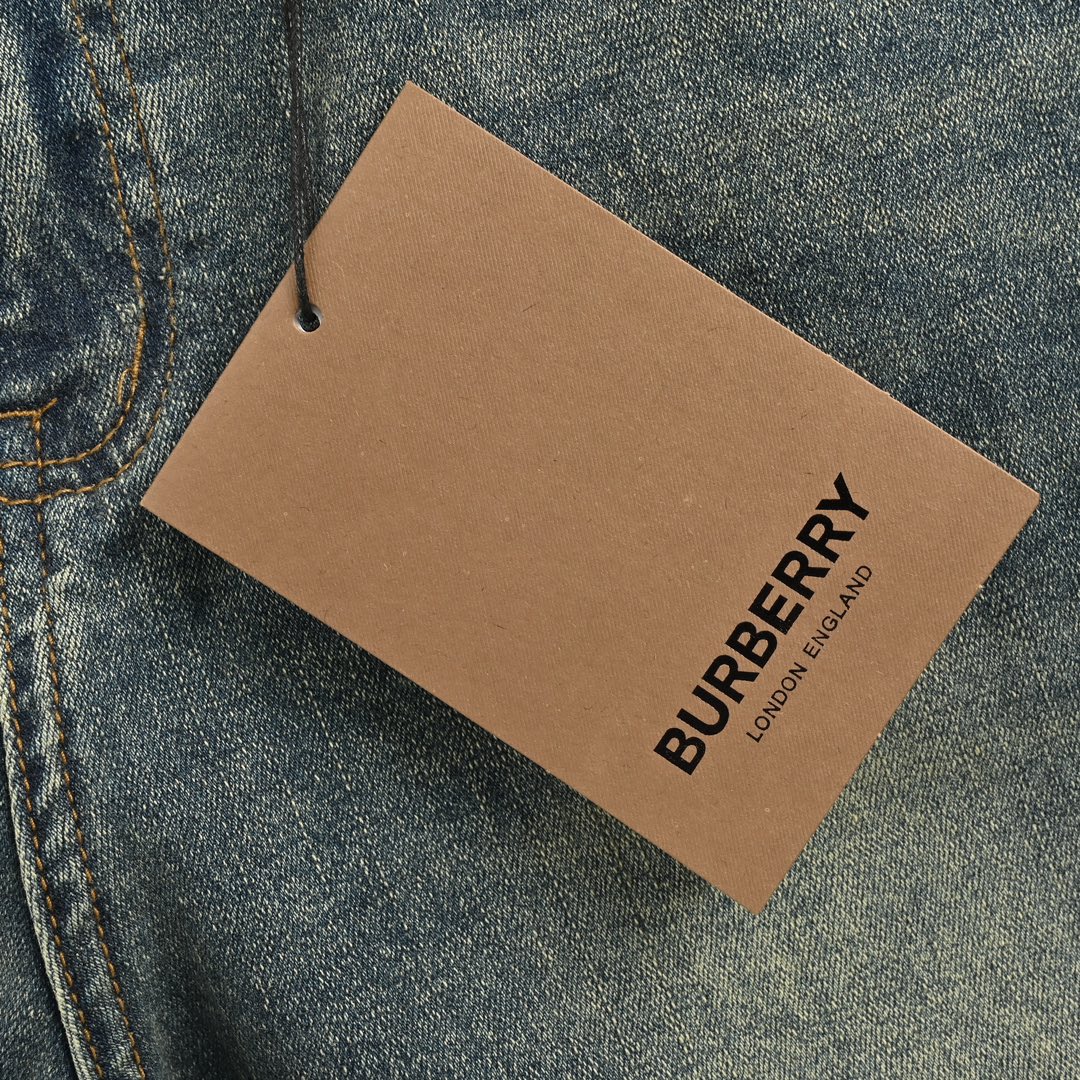 Burberry 24Fw jeans with wheat ears and horse embroidery on the back pockets
