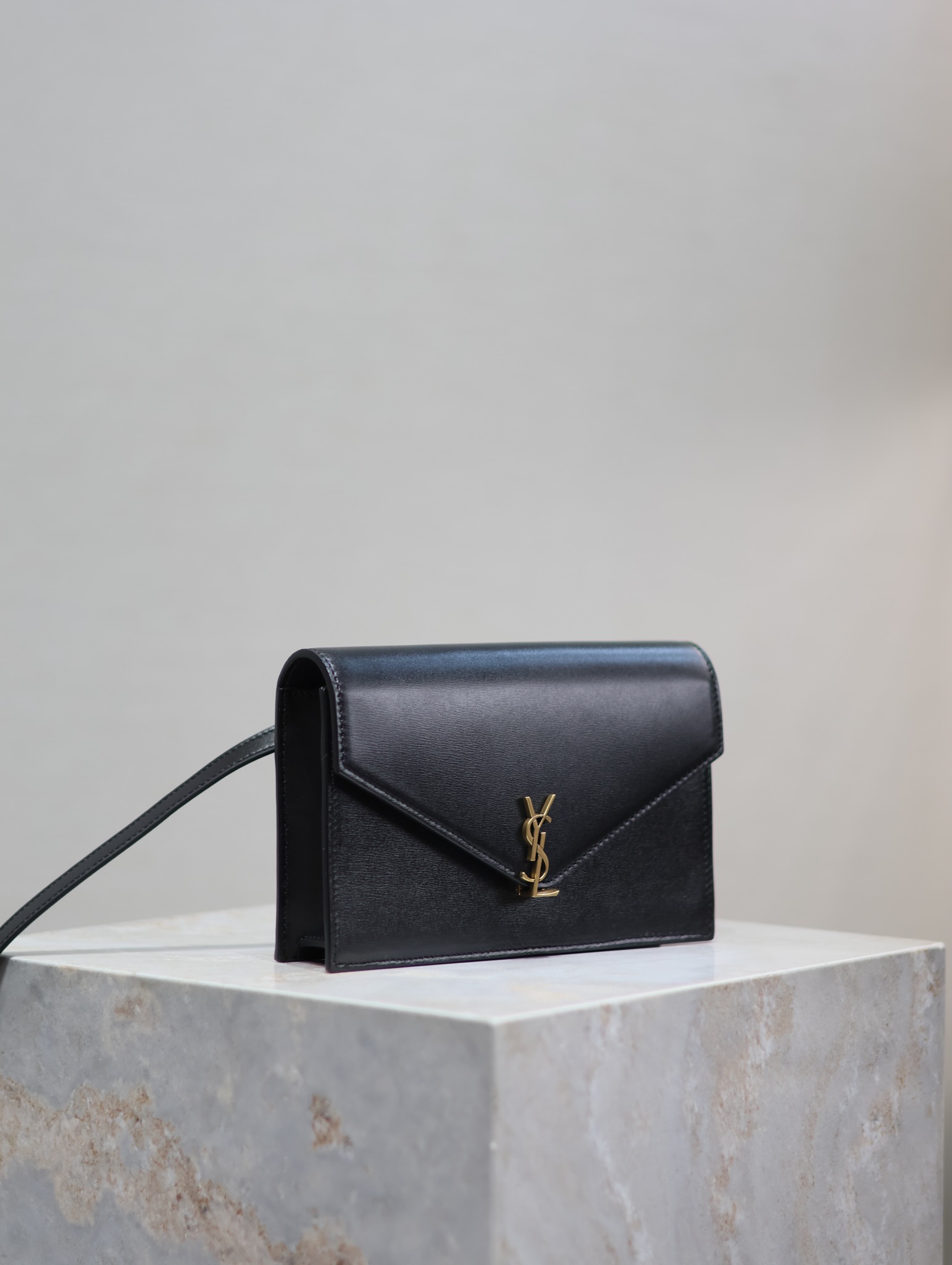 Yves Saint Laurent VOLTAIRE Crossbody Bag 785281
