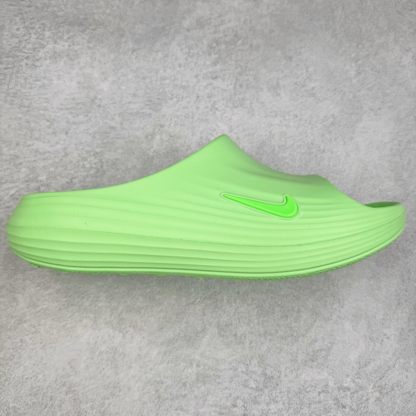 Nike ReactX Rejuven8 Simple, Comfortable and Versatile Slippers