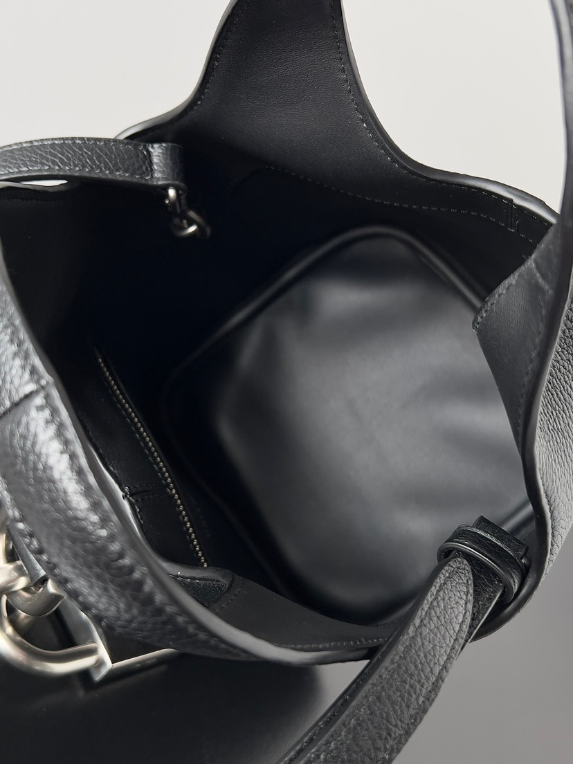 Balenciaga 2024 Early Spring Series Loer Hobo Bag