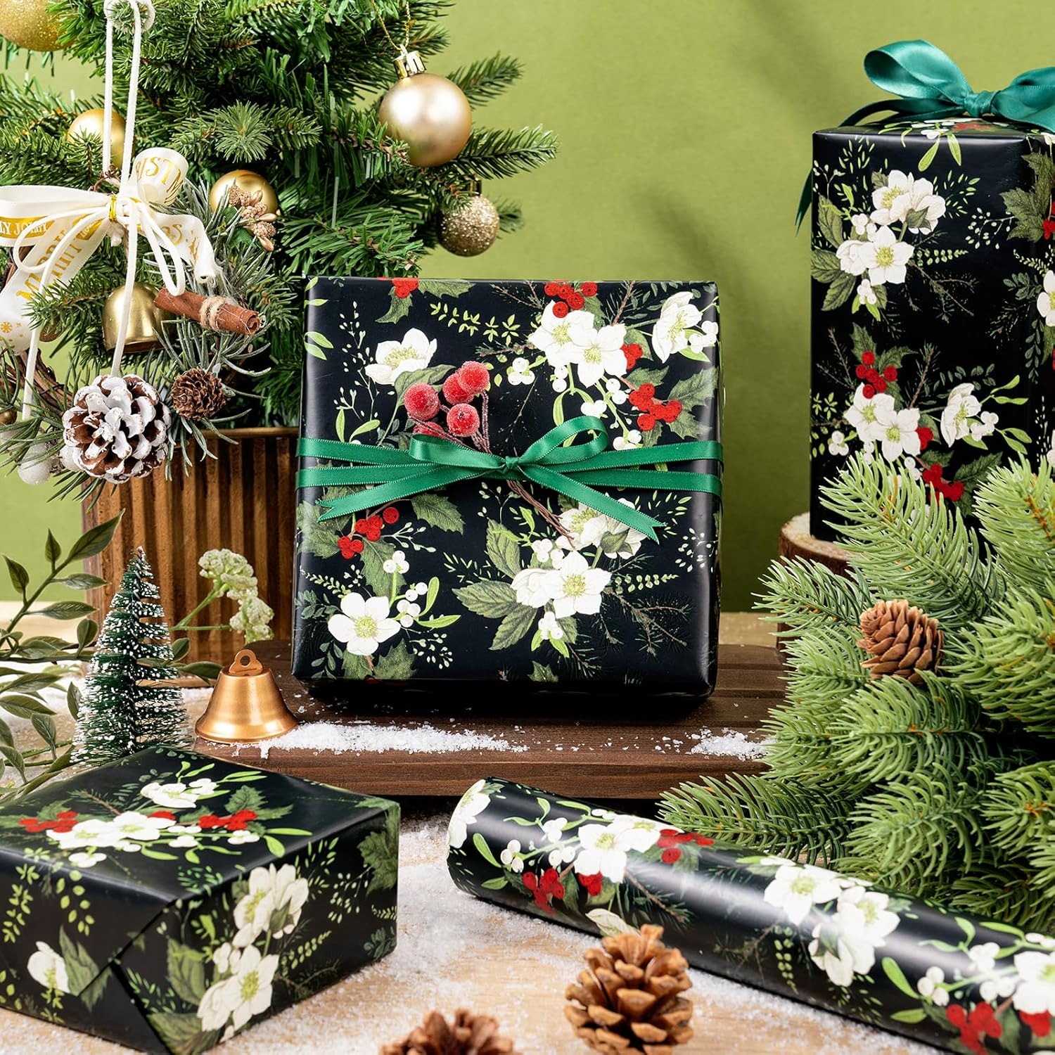 🎄Early Christmas Sale 🔥Christmas Wrapping Paper – White Floral with Green Leaves & Red Berries