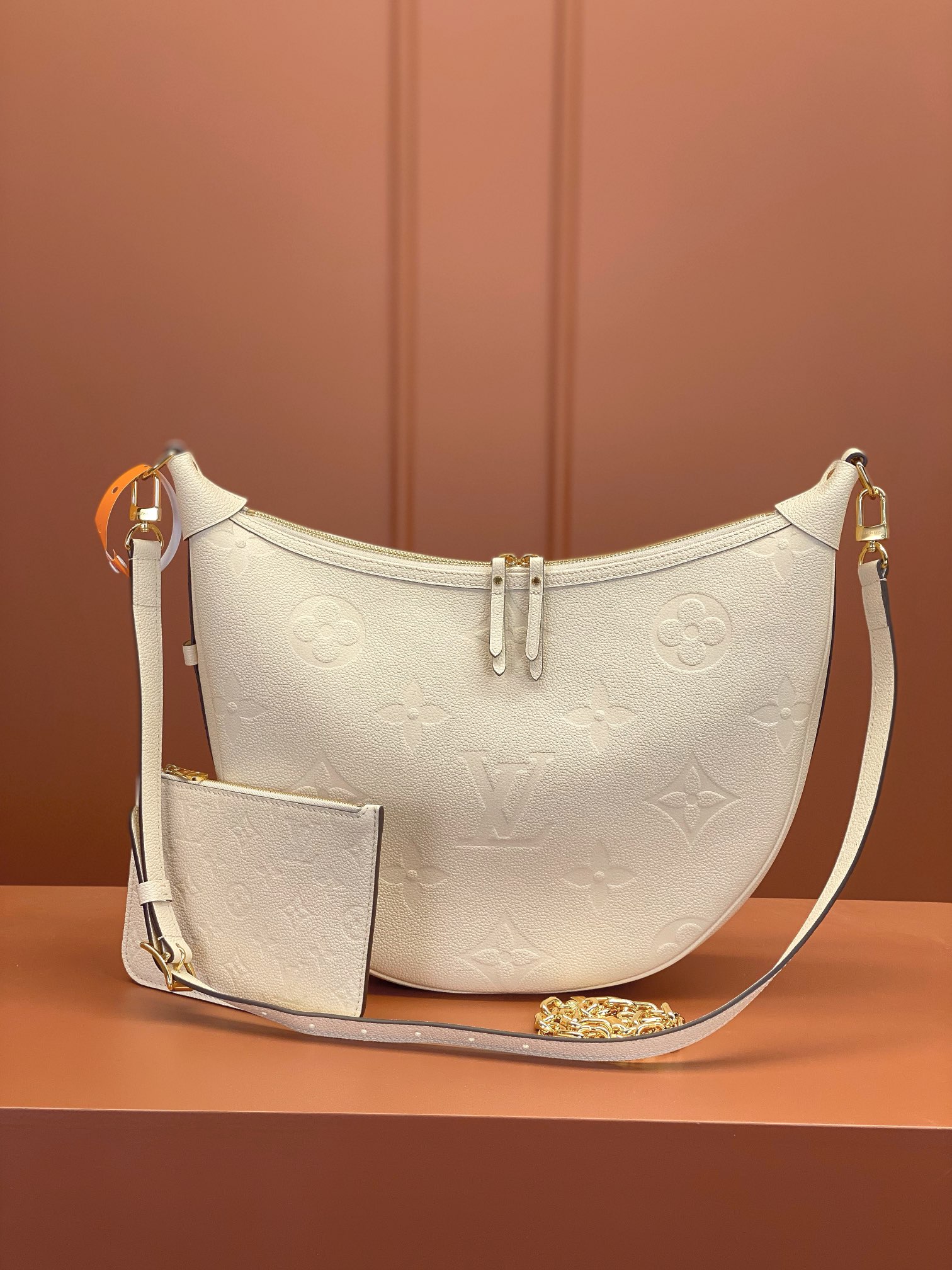 Louis Vuitton LOOP HOBO Handbag M46739
