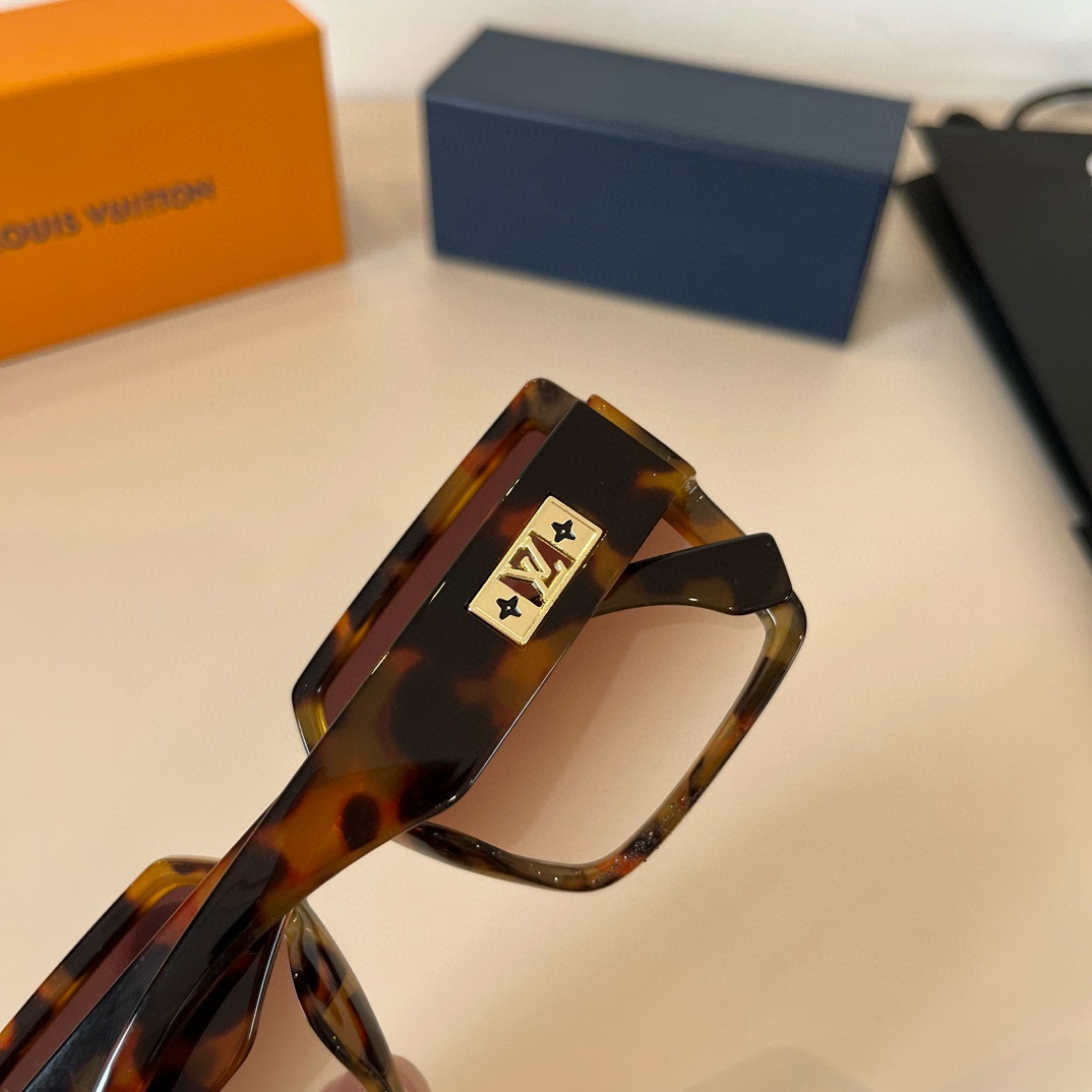 Louis Vuitton square-frame sunglasses