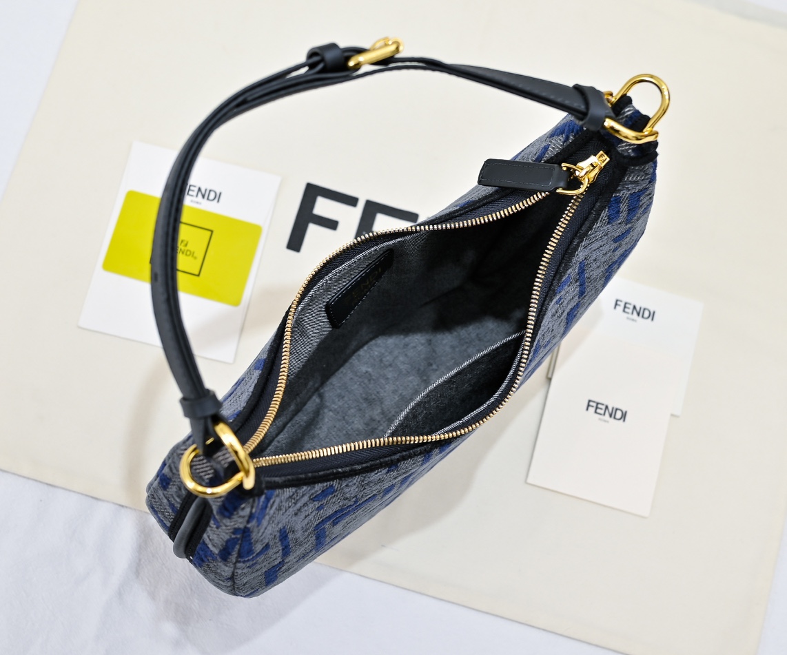 FENDI ay underarm bag 2196