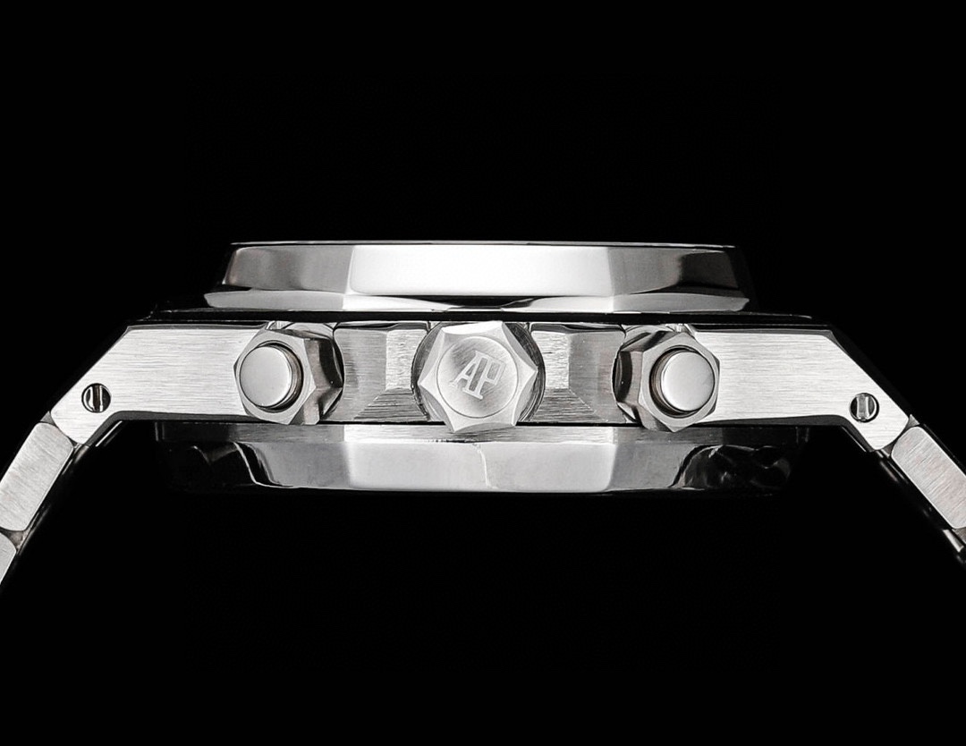 Audemars piguet Royal Oak series 26715BC.ZZ.1356BC.01