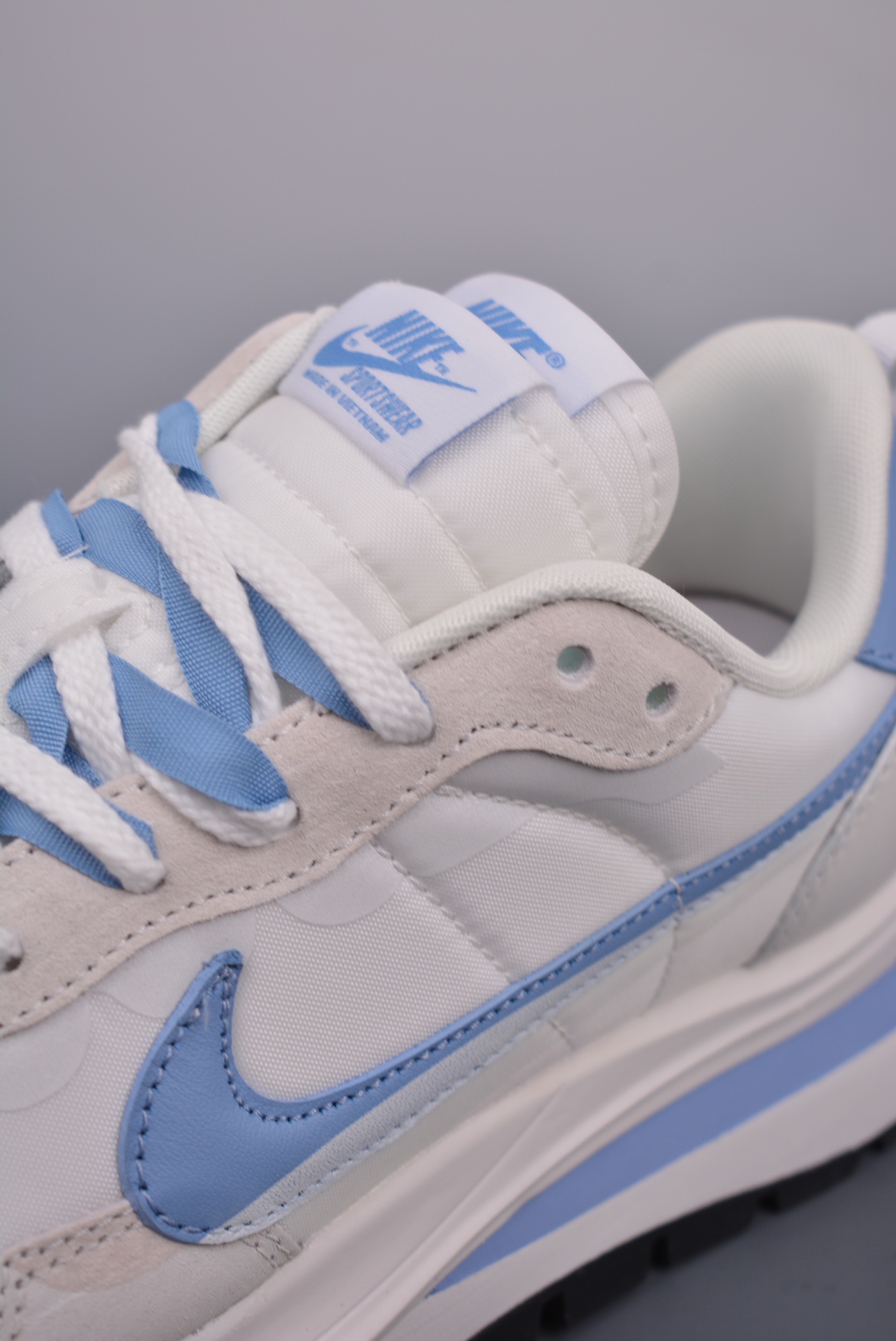 Sacai x Nike VaporWaffle 3.0 Beige University Blue DD1875-112