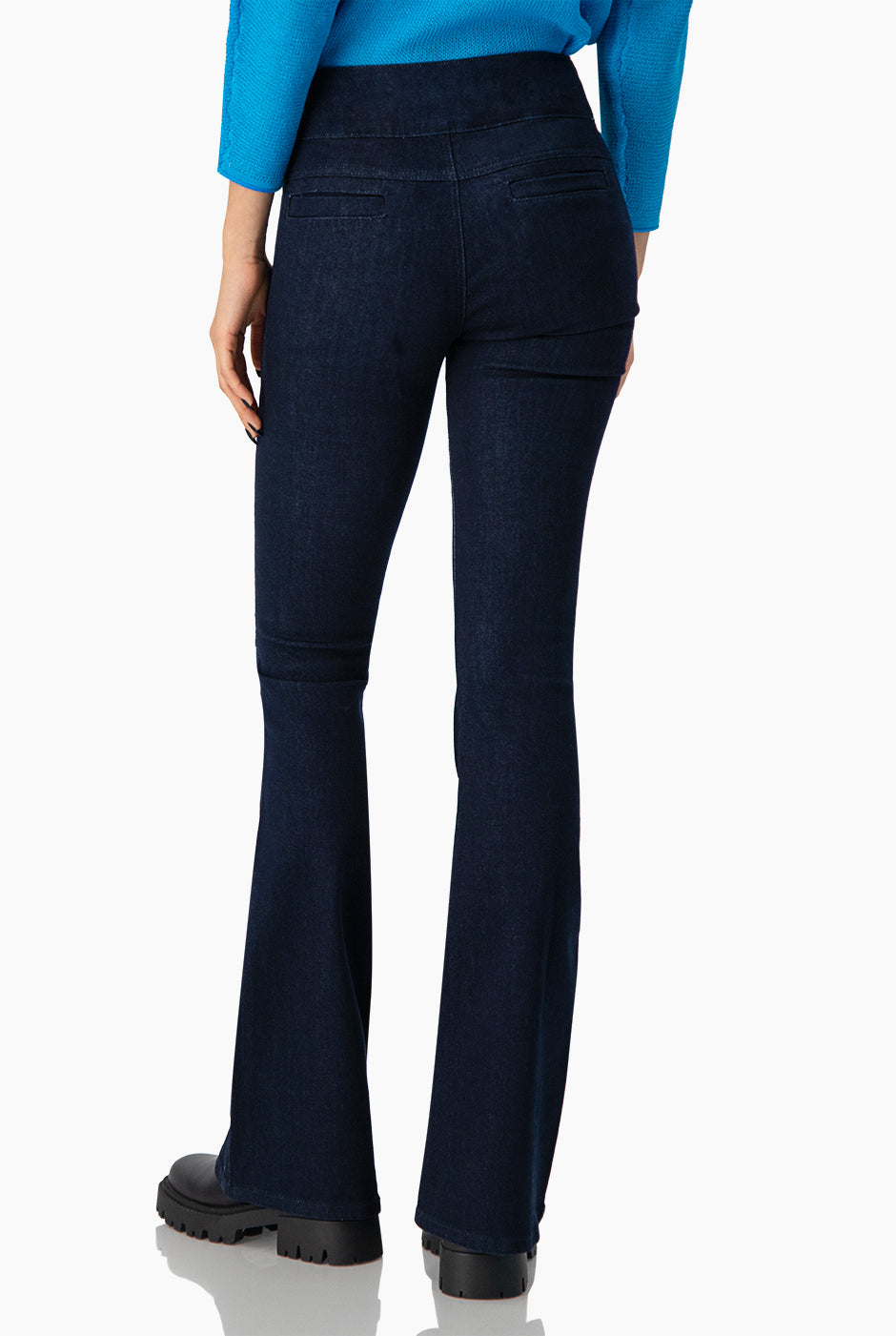 Jeans campana con doble boton frontal
