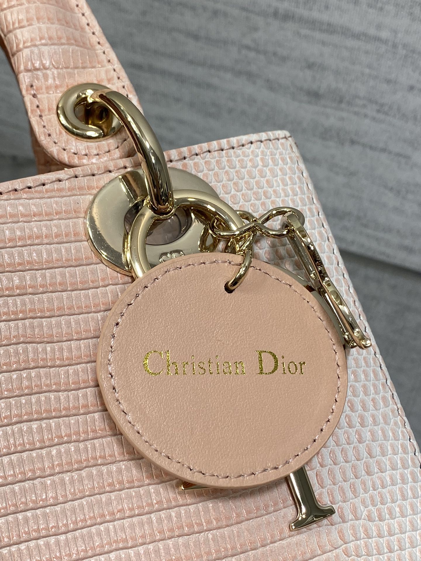 Dior Lady Dior four-grid rare lizard pattern handbag