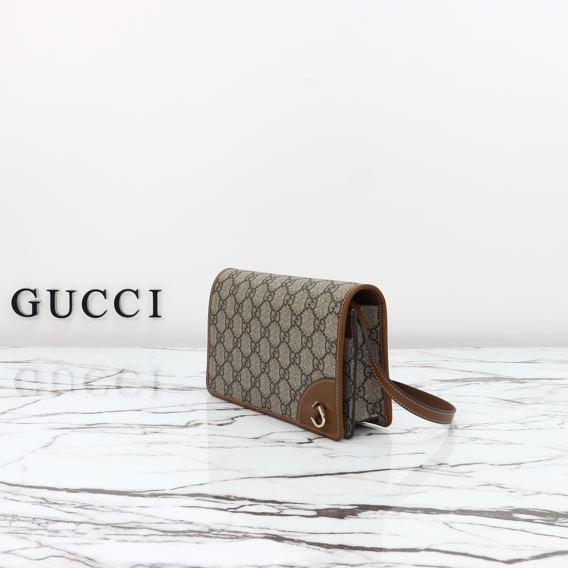 Gucci GG Emblem leather shoulder strap wallet 820688 FAD6L 9758
