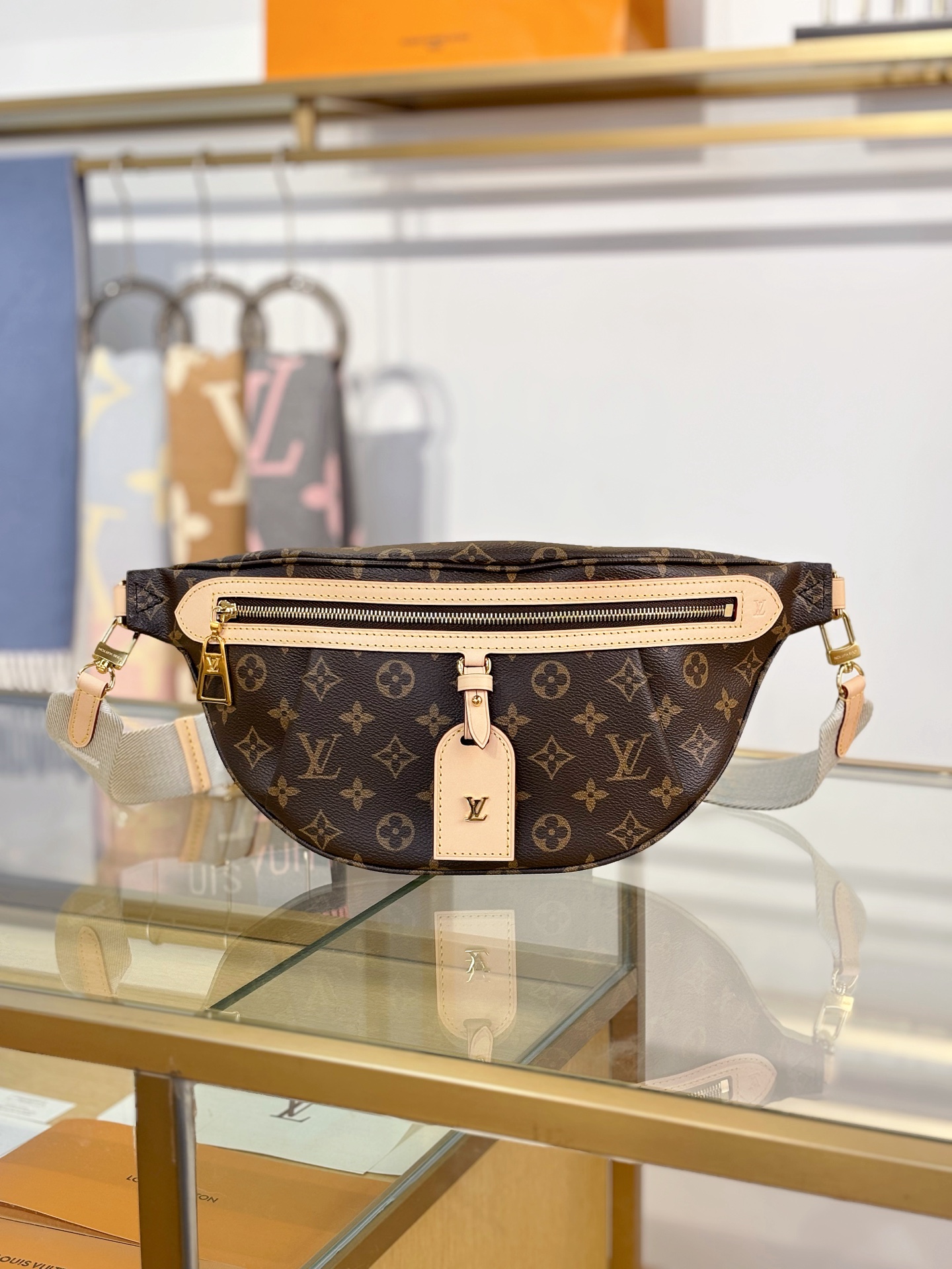 Louis Vuitton HIGH RISE waist bag M46784
