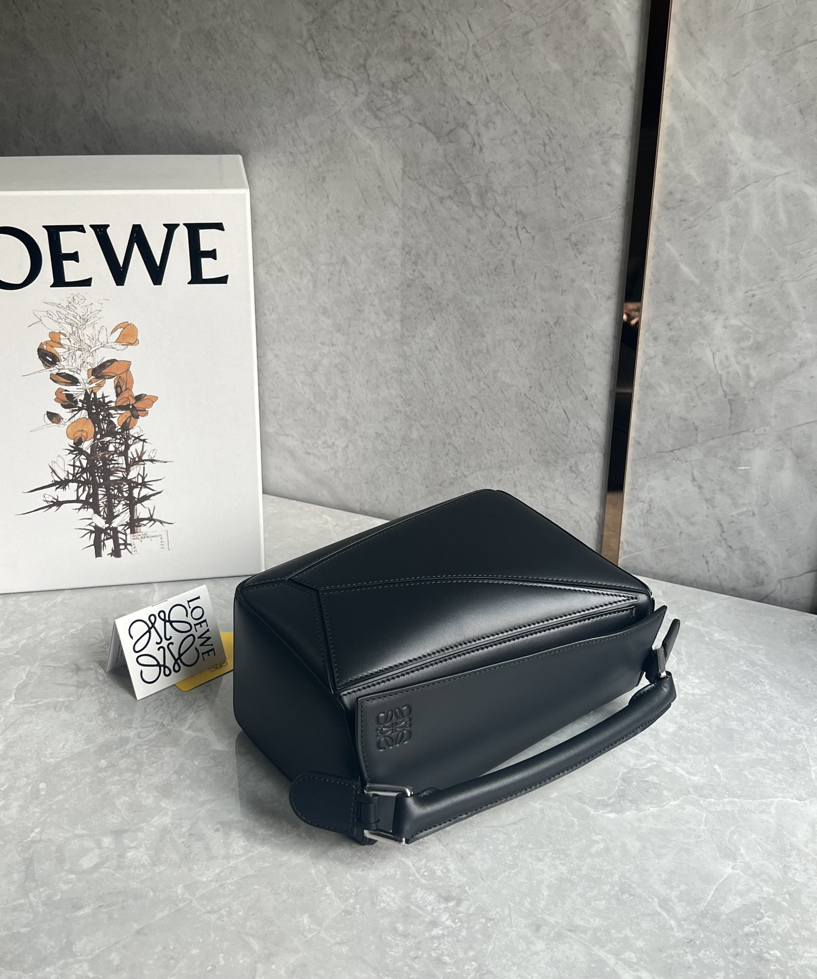 Loewe zzle embroidered shoulder strap bag 0189