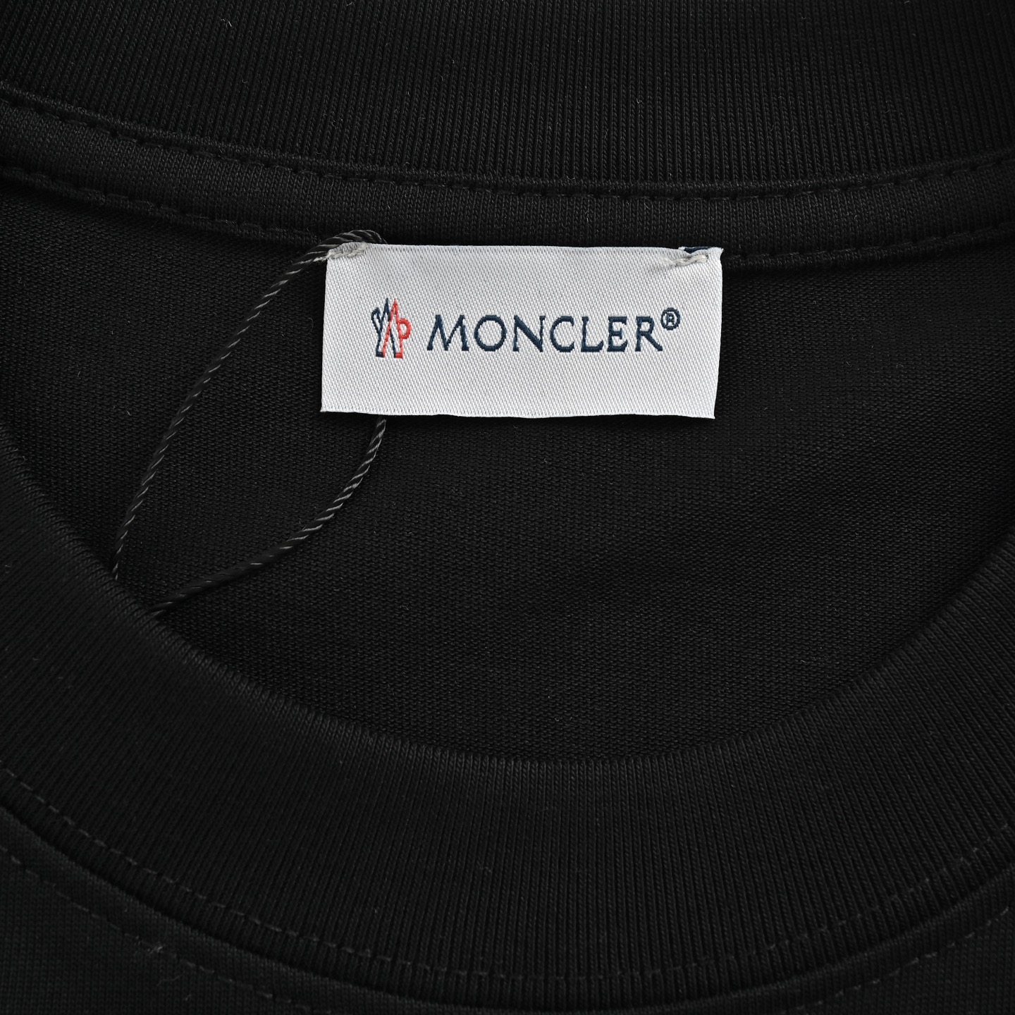 Moncler 25ss embossed logo short sleeves