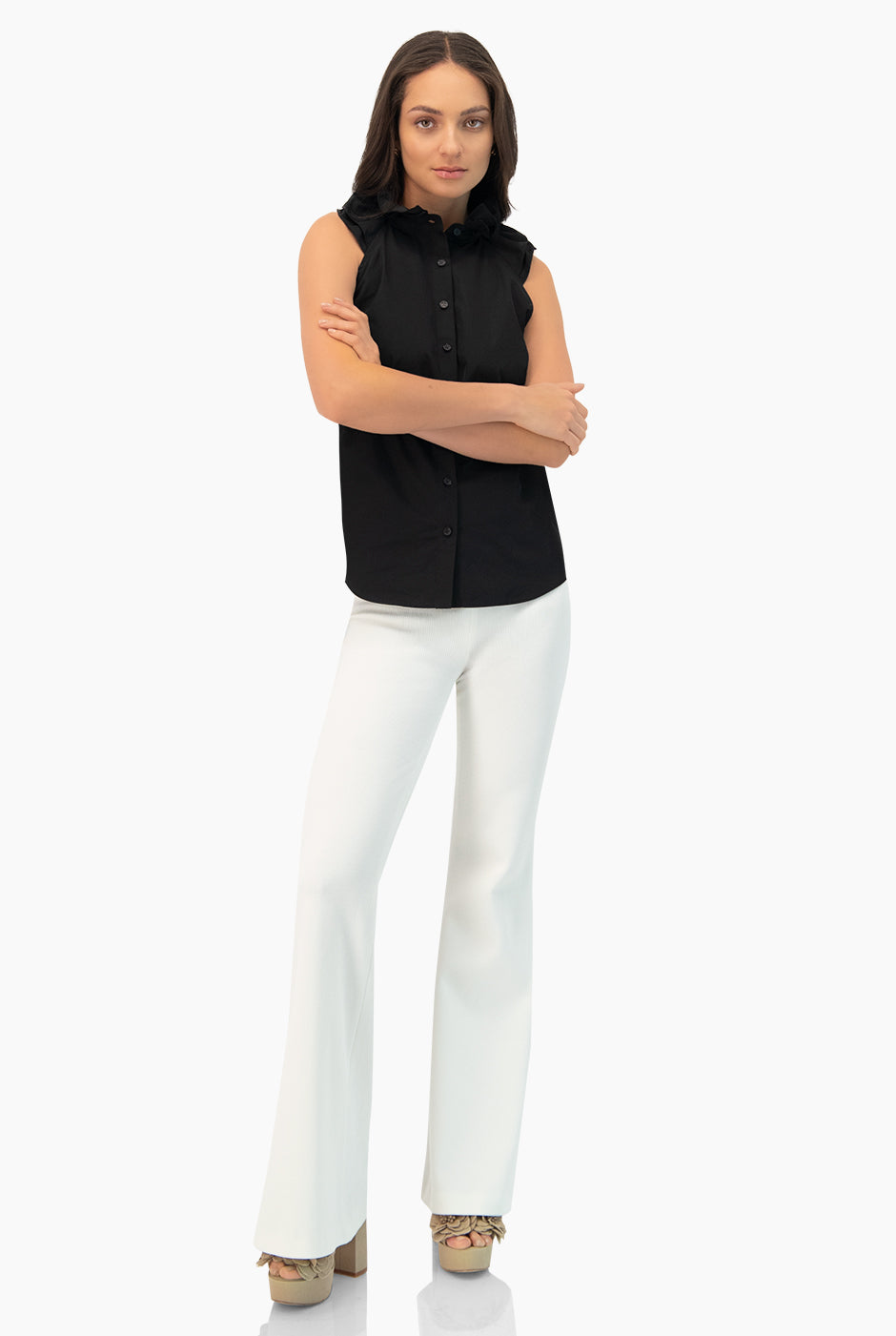 Blusa negra de cuello alto