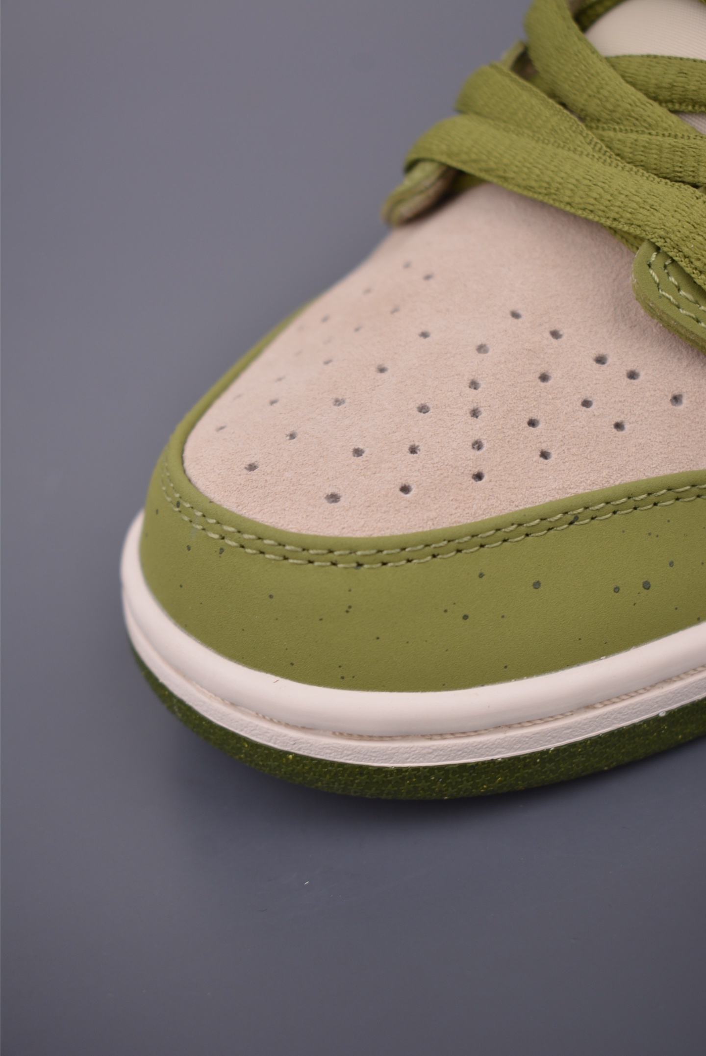 Yuto Horigome x Nike Dunk Low SB “Asparagus” HF8022-300