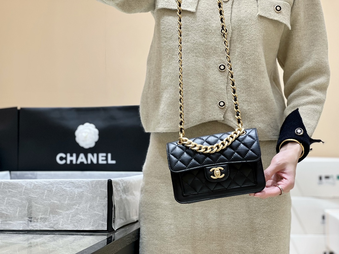 Chanel 23S Spring/Summer Collection Messenger Bag AS4051