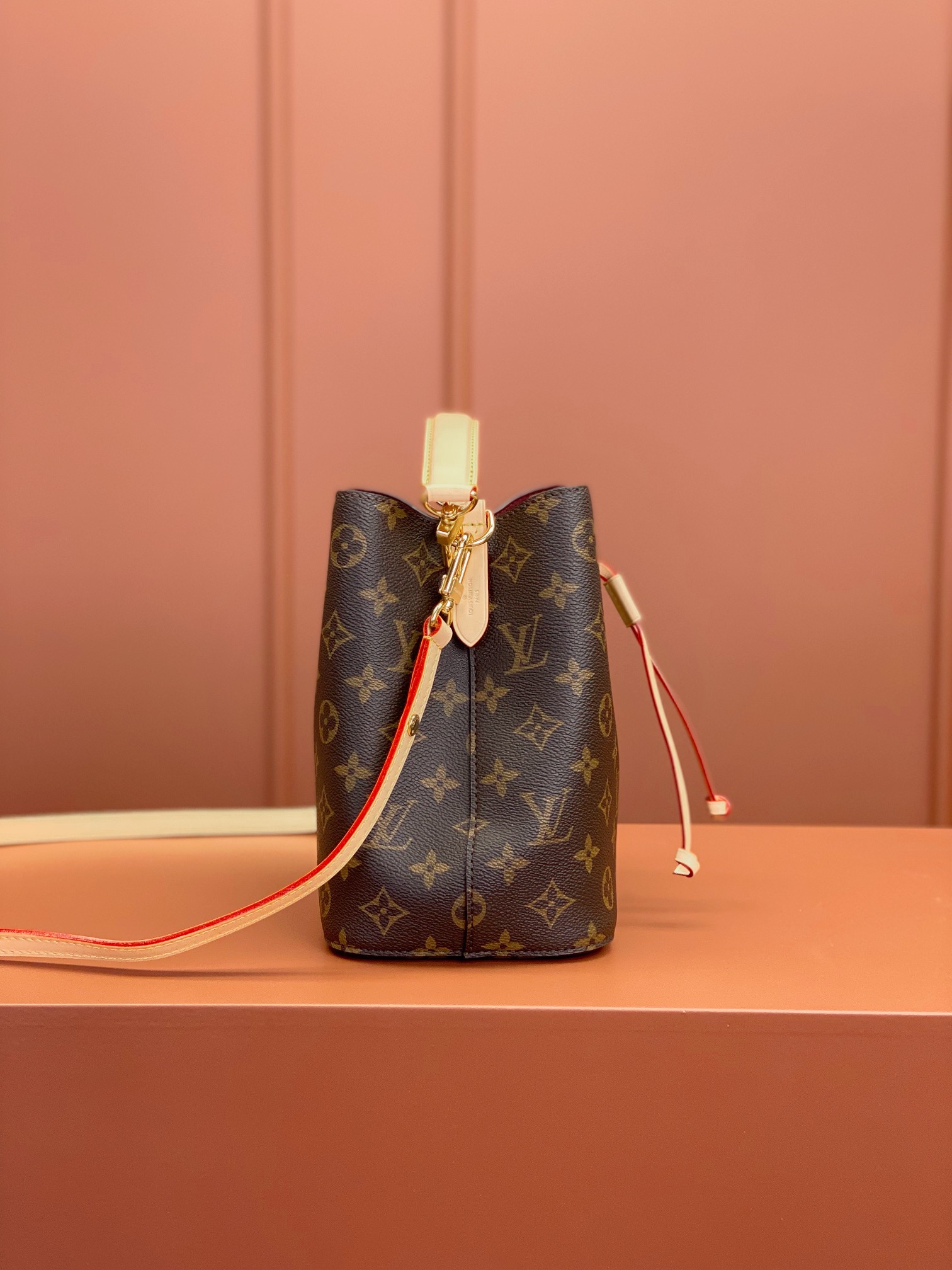 Louis Vuitton NÉONOÉ BB Bag M46581