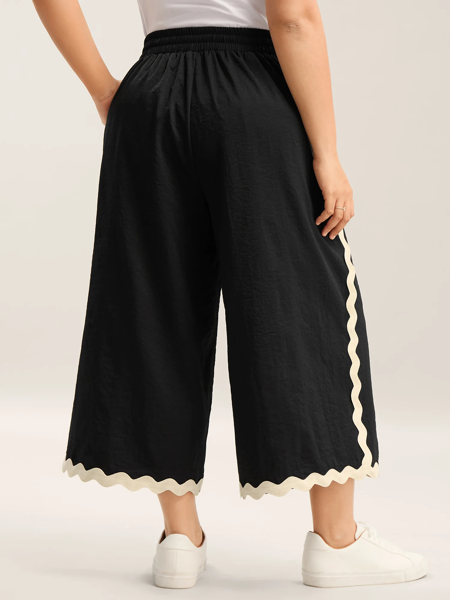 Color Contrast Detail Wide-Leg Pants