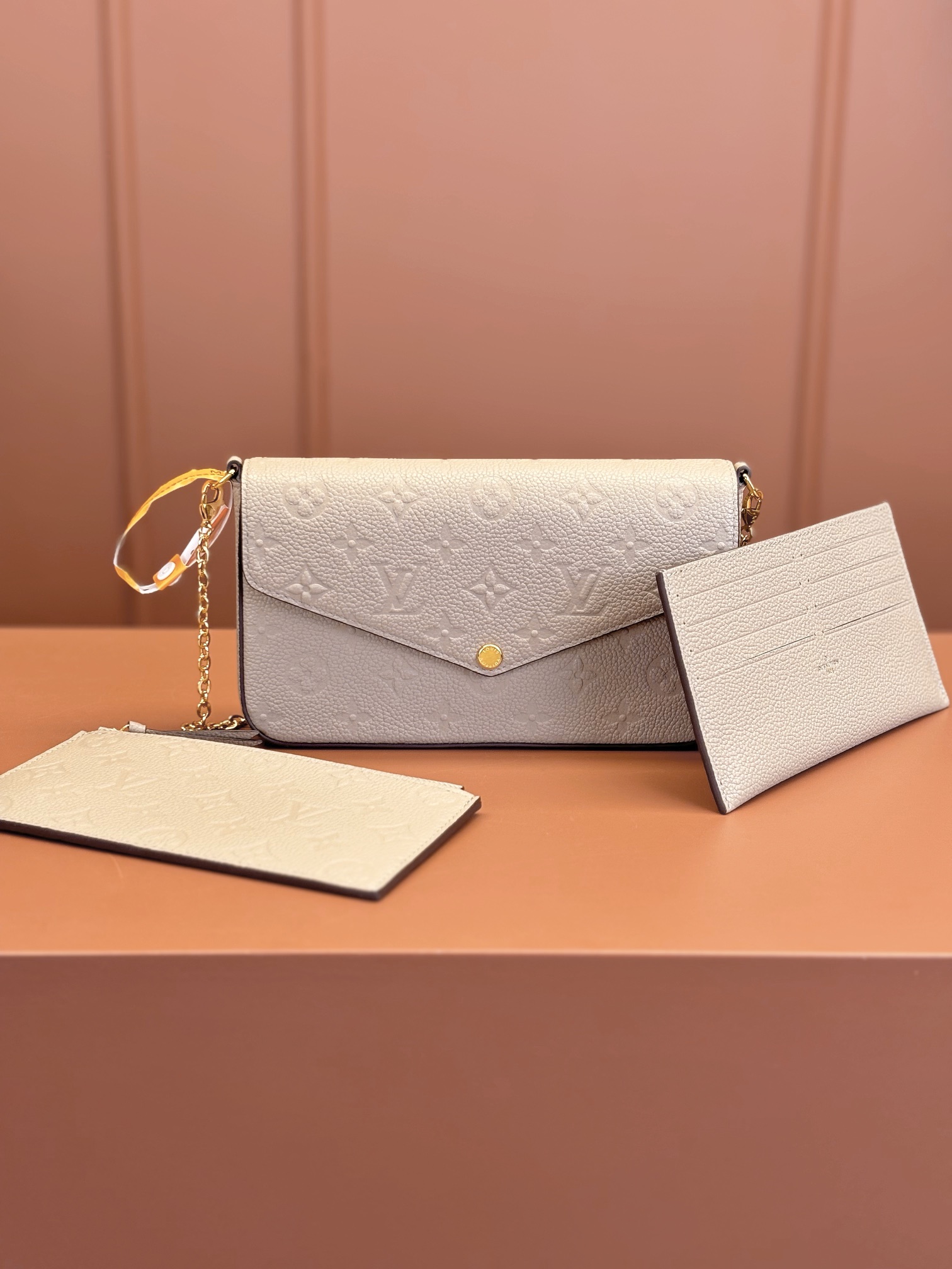 Louis Vuitton POCHETTE FÉLICIE Chain Bag M82609