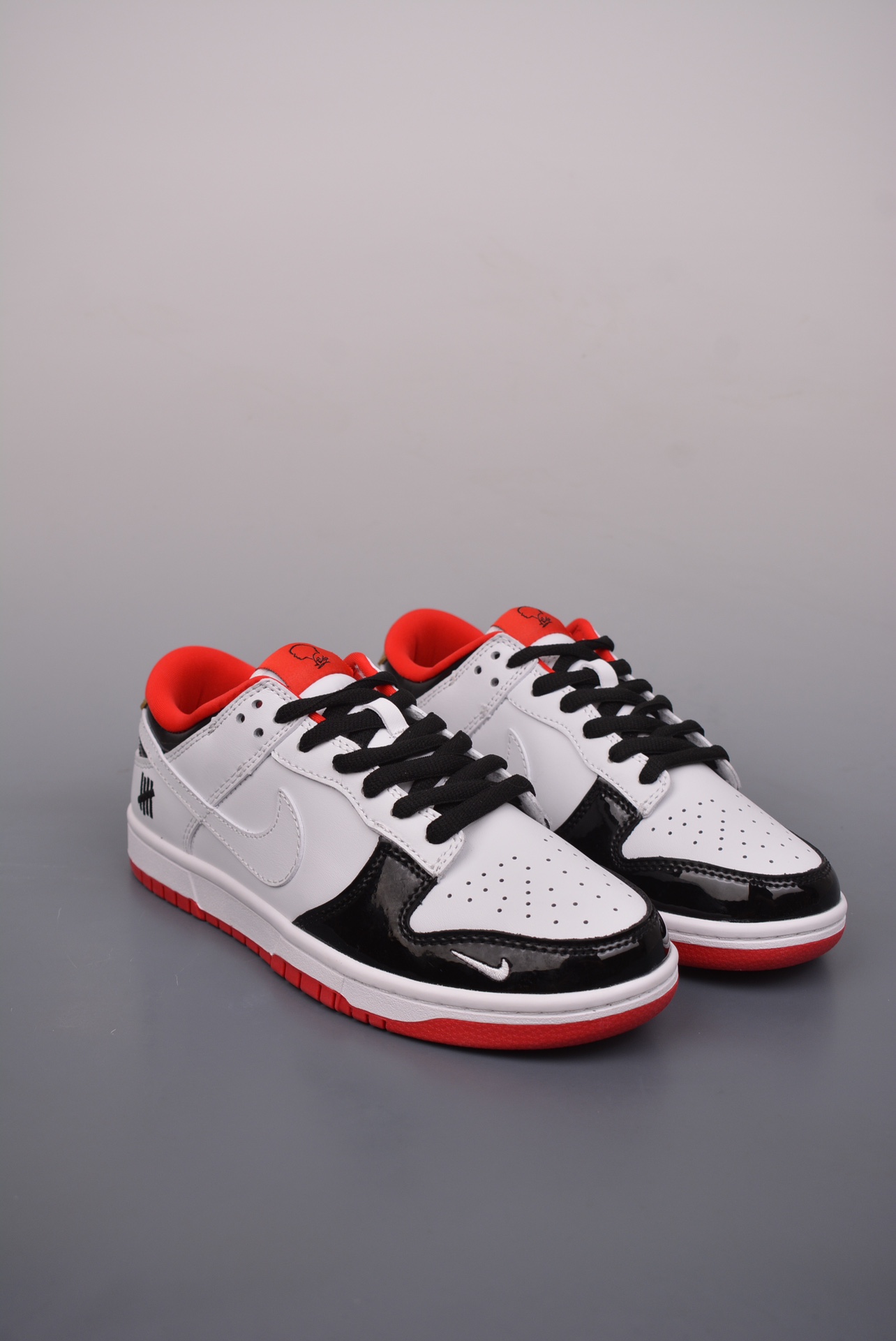 UNDEFEATED x Nike By You SB Dunk Low Retro black and white XB3802-349