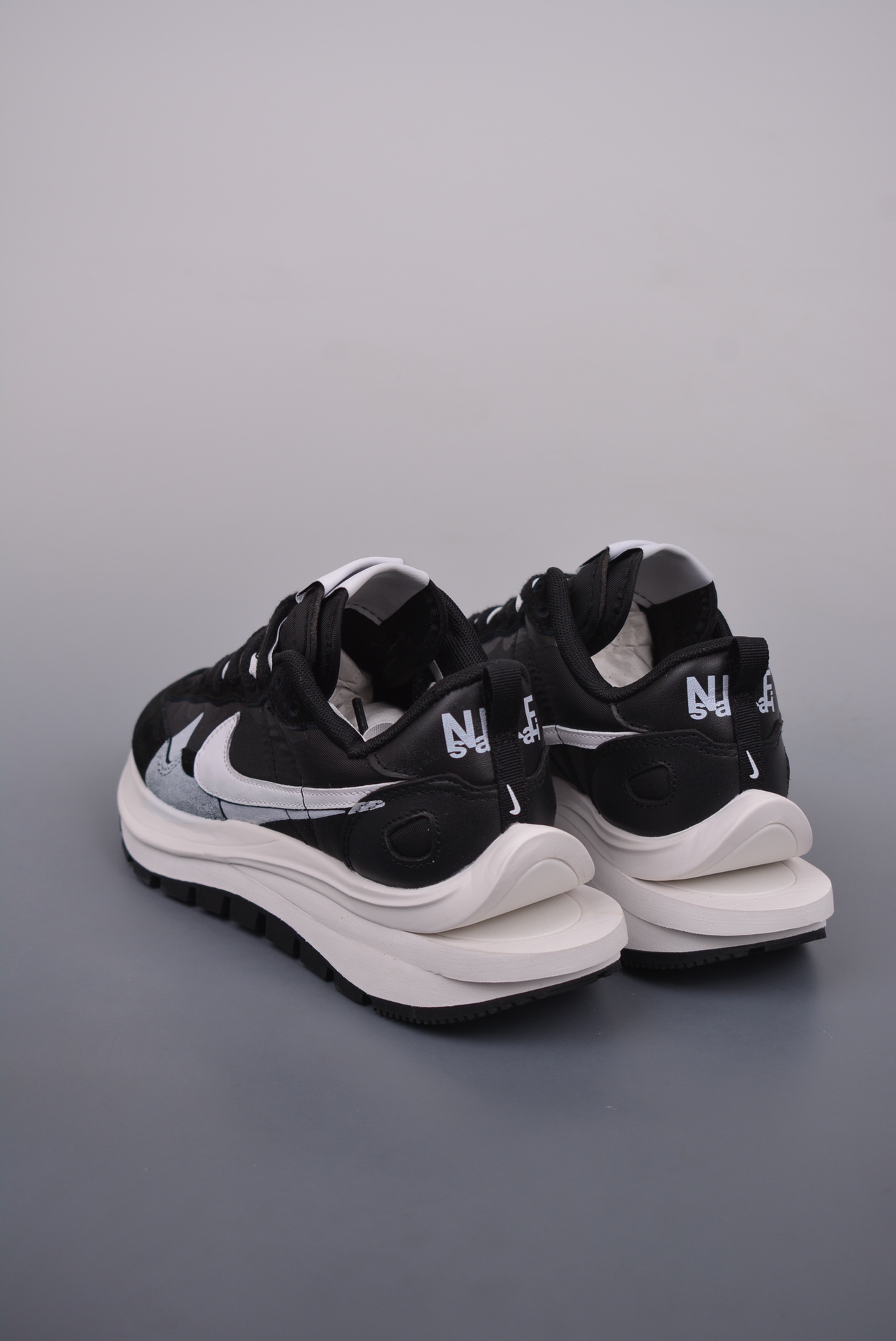 Sacai x Nike VaporWaffle 3.0 Black White Panda DD1875-011