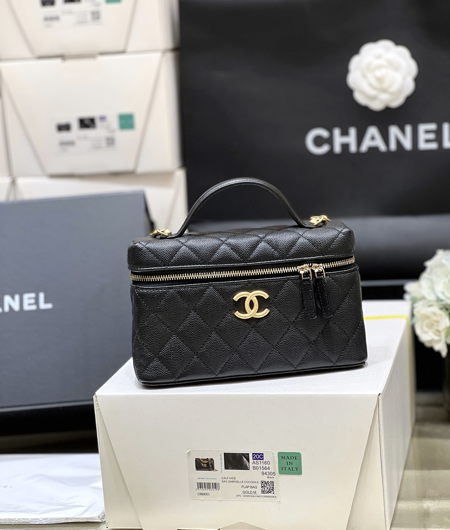 Chanel 25P Spring/Summer Preview Series LP Chain Bag AP4483