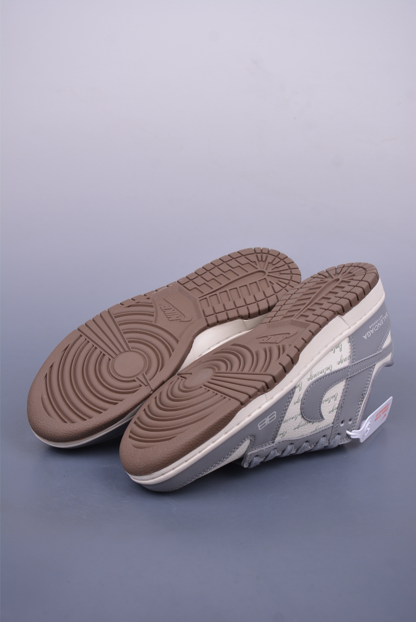 Balenciaga x Nike SB Dunk Low sneakers Gray and White Print XD1588-205