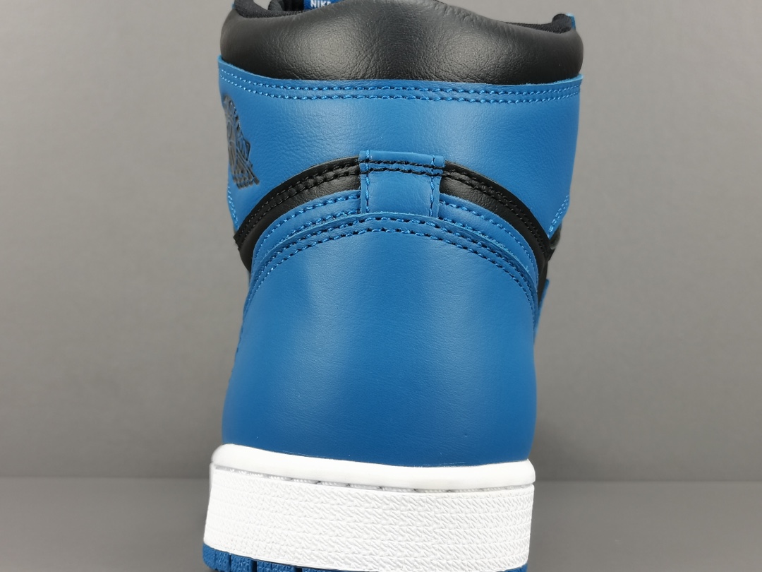 Nike Air Jordan 1 Retro High OG 