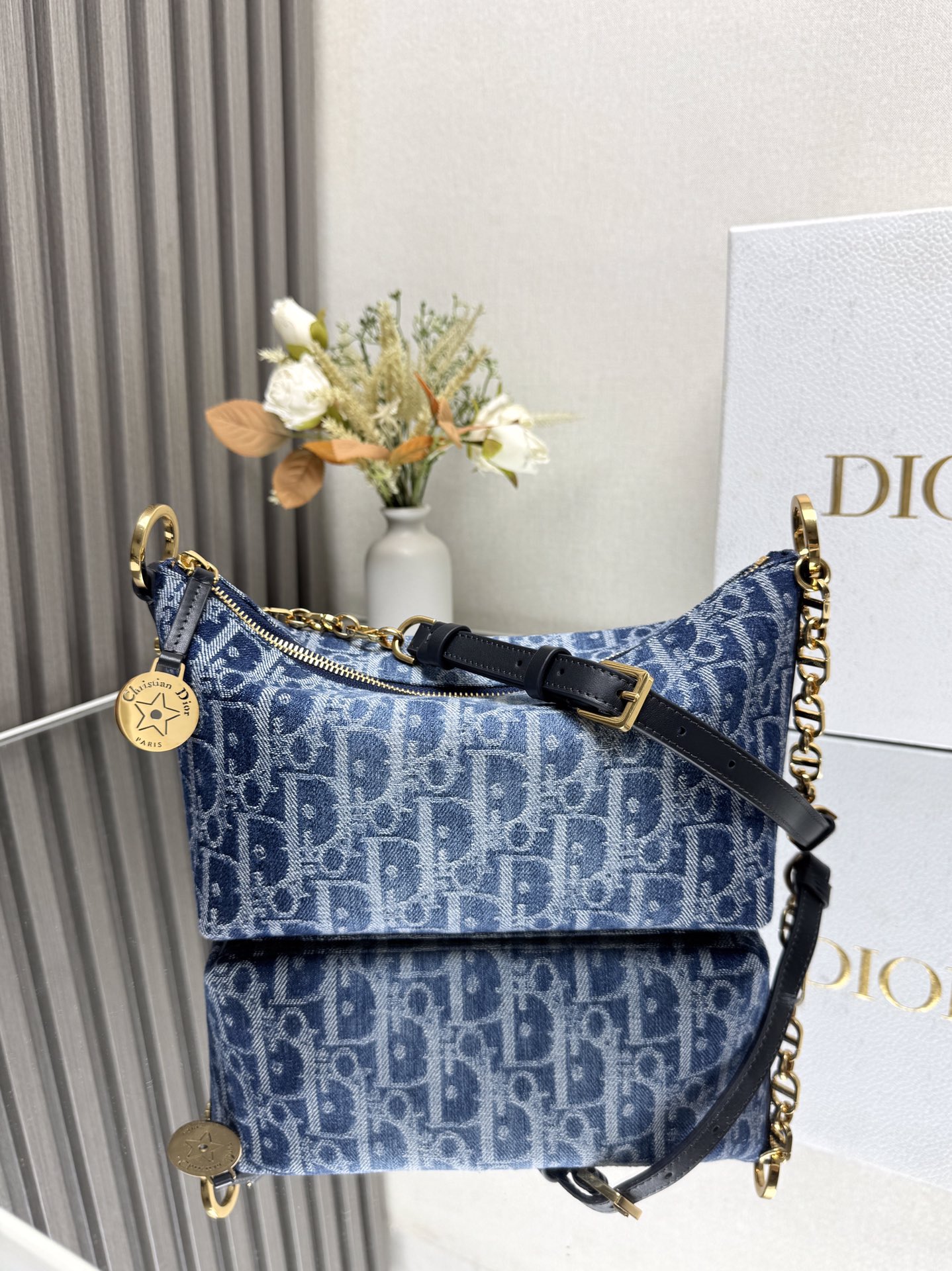 Dior star Hobo chain bag 3202
