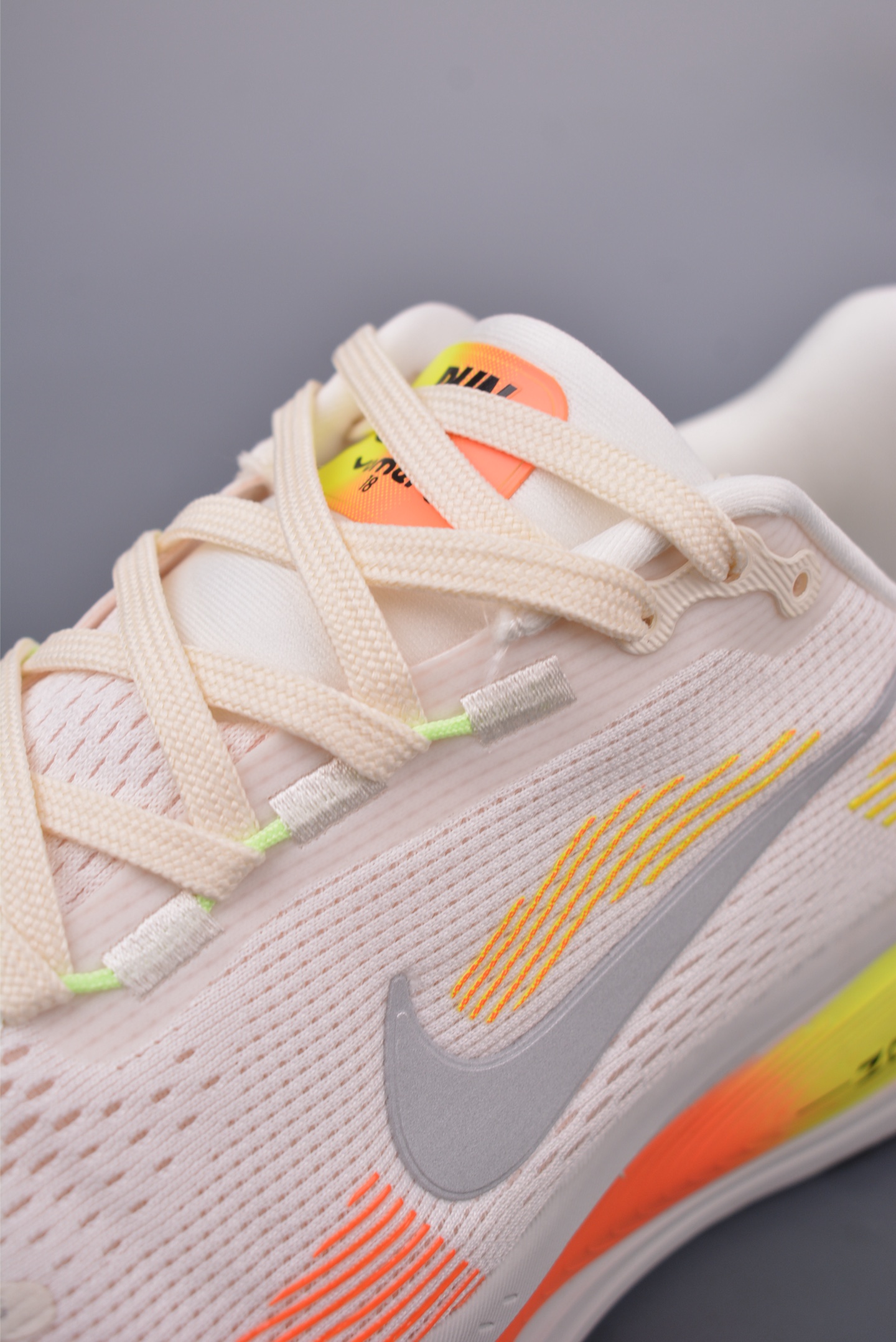 Nike Vomero 18 ZoomX running shoes off-white fluorescent yellow HQ2157-003