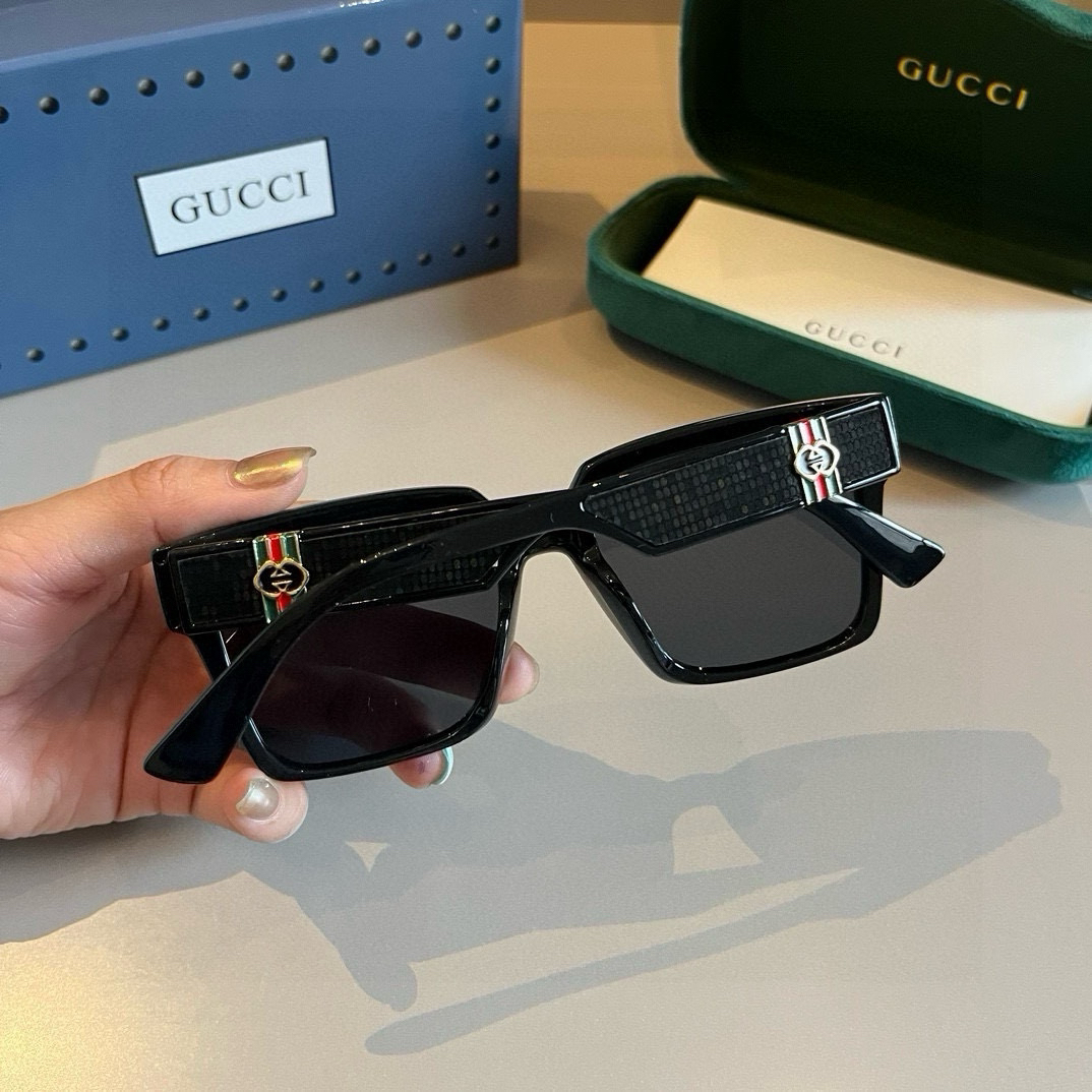 Gucci Square Frame Sunglasses