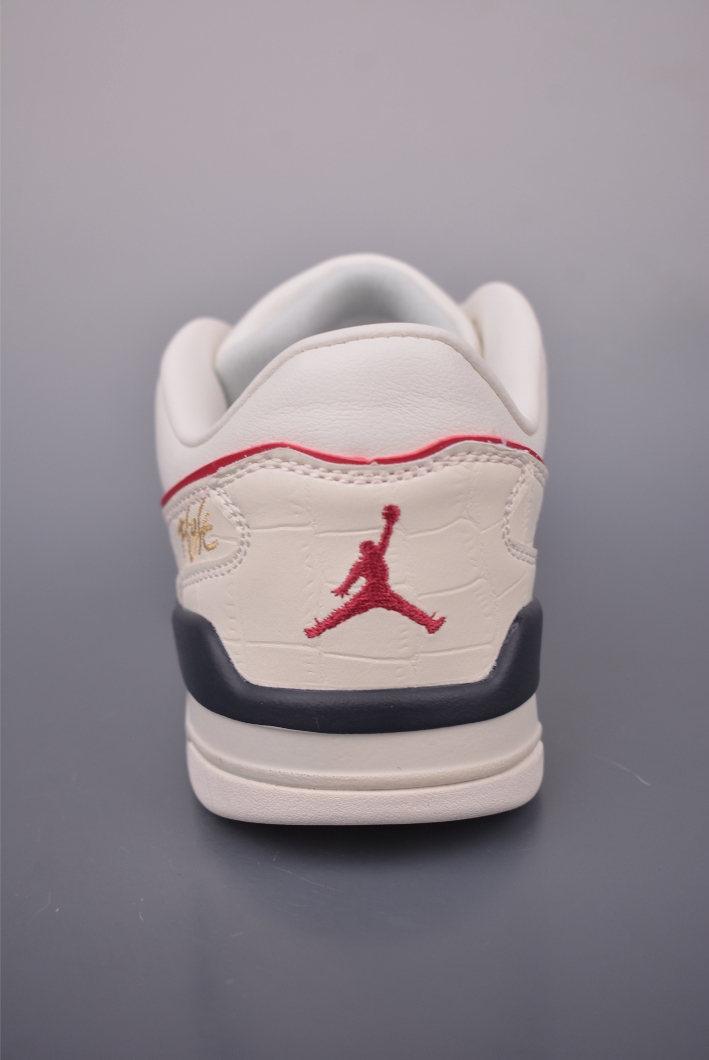 Jordan Flight Court “Croc Skin” HF7321-131