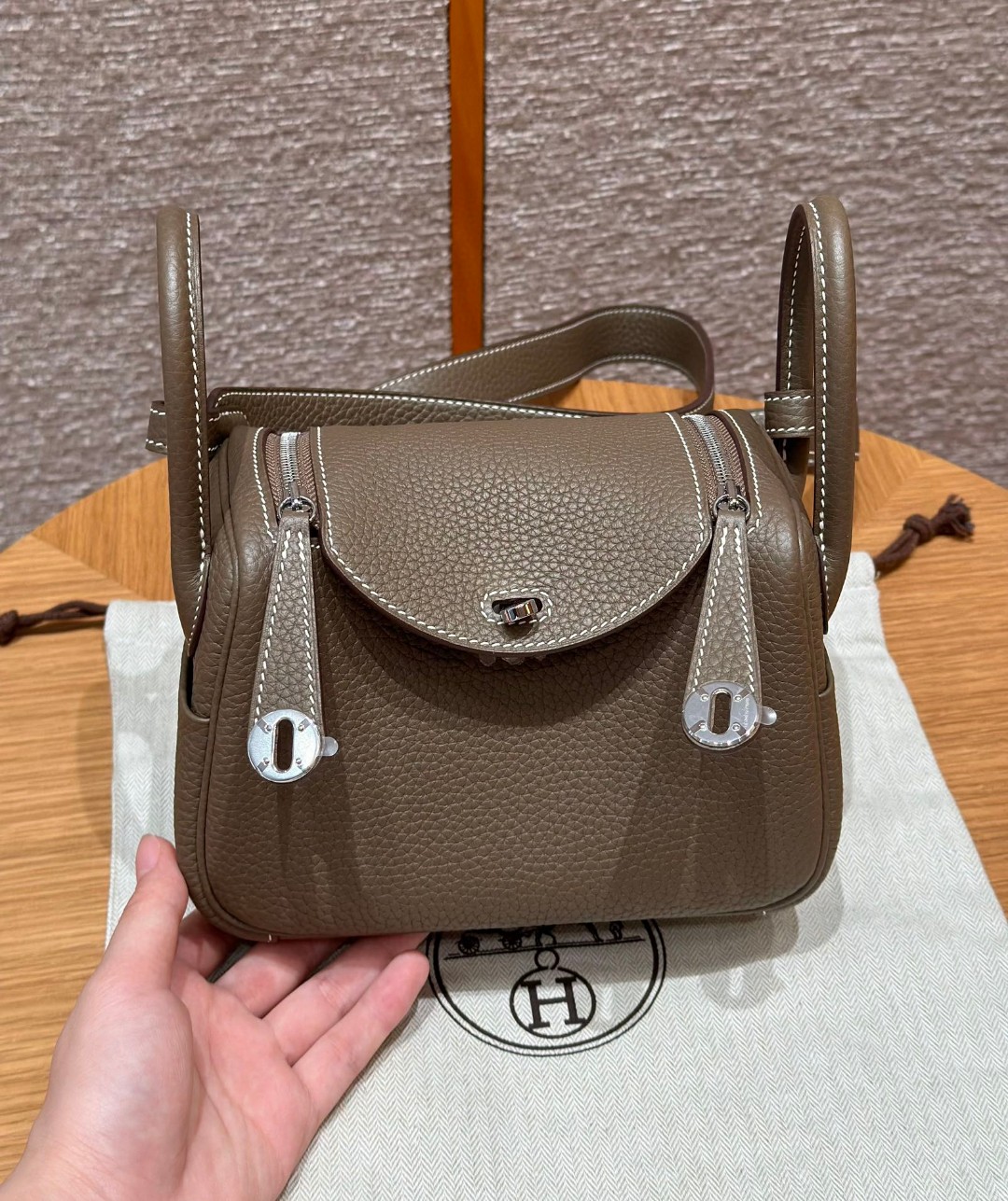 Hermès Mini Lindy 18Etoupe Handbag (Handmade to Order)