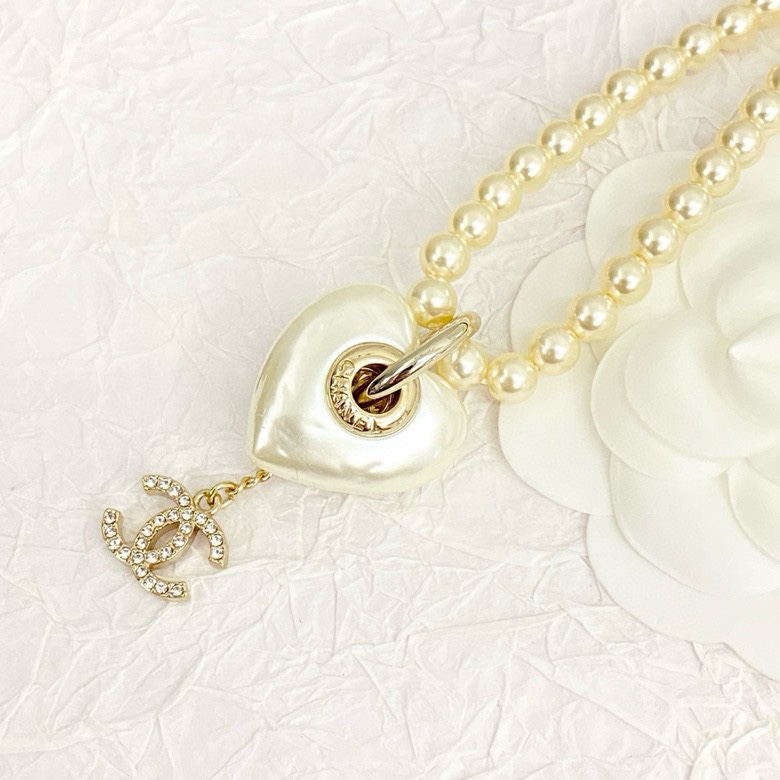 CHAN 24 Milky White Heart Pearl Necklace
