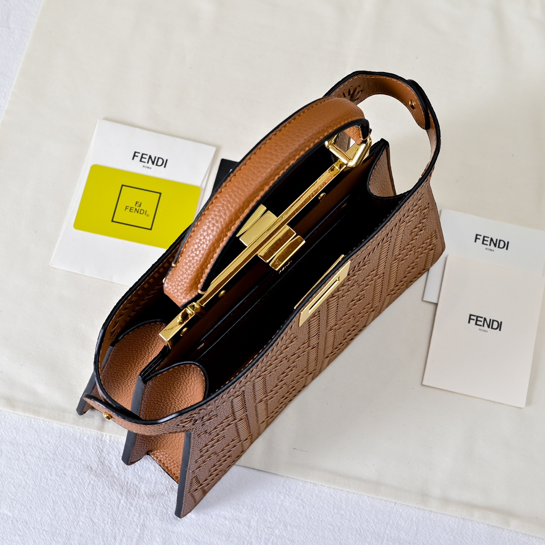 FENDI ekaboo iseeu small bag 3372