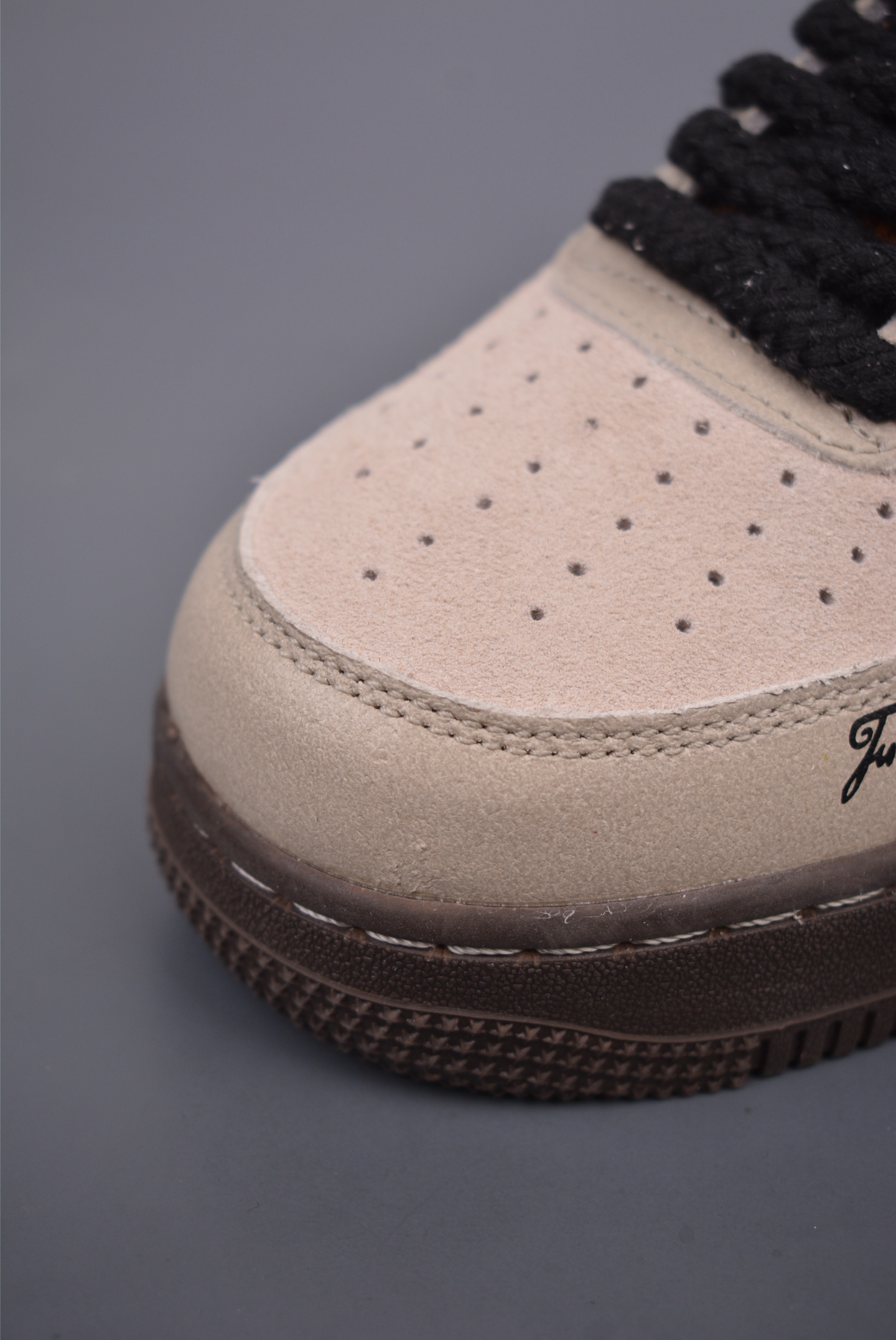 Nike Air Force 1’07 Low Love & Peace Gray Brown HQ3458-142