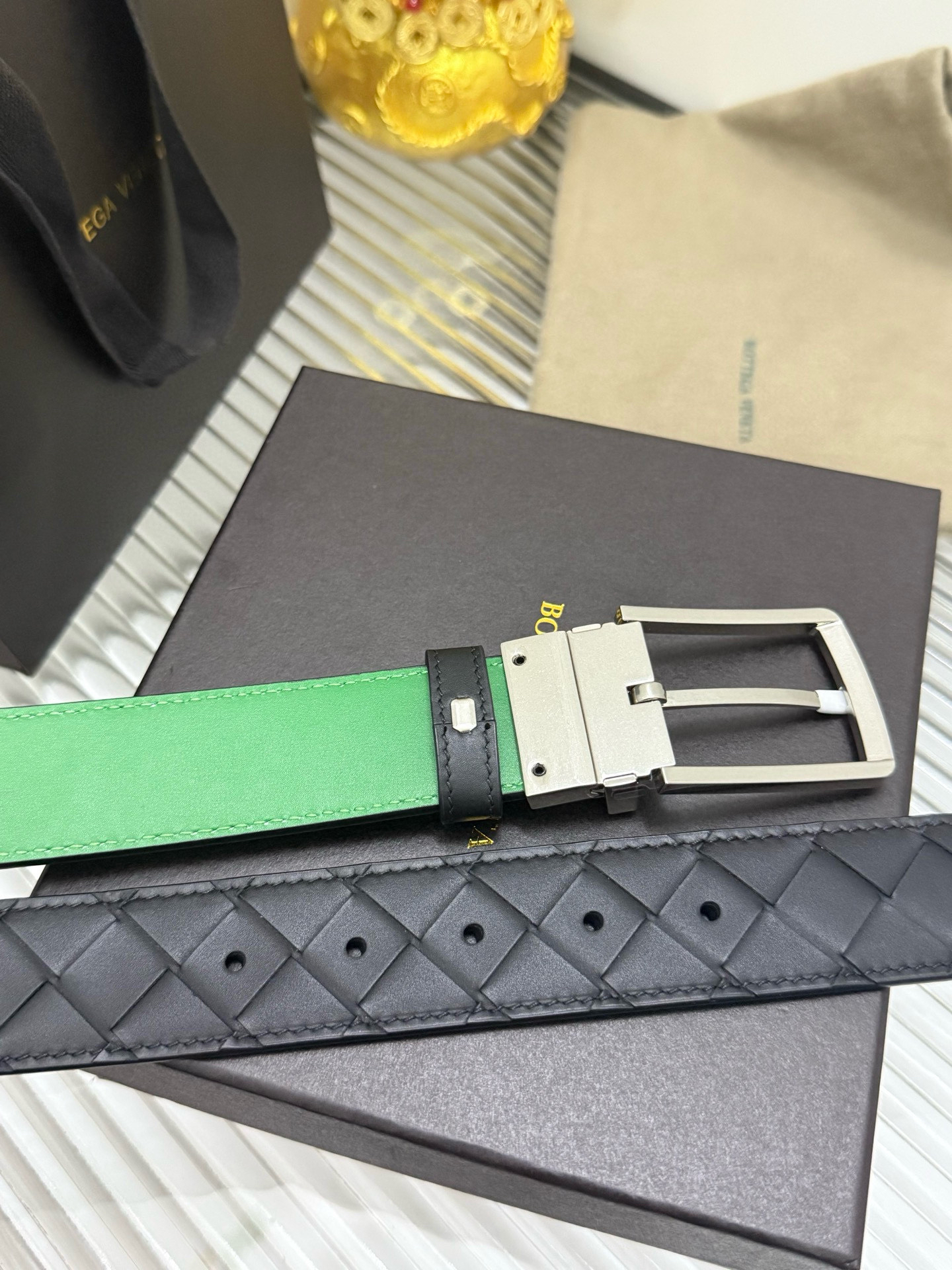 Bottega Veneta woven cowhide double-sided belt with a width of 3.4cm